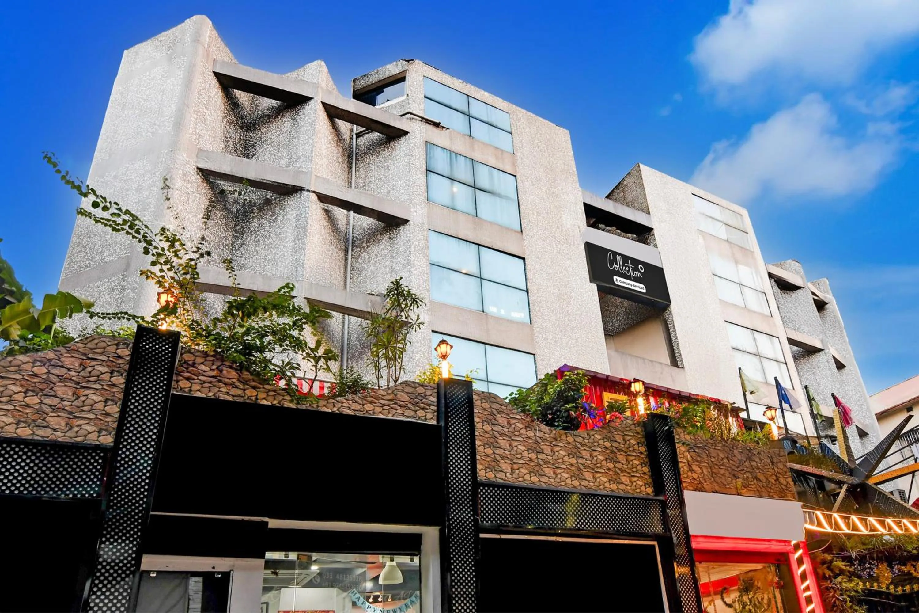 Facade/entrance in Collection O Circus Avenue Road Formerly Hotel Rockstar