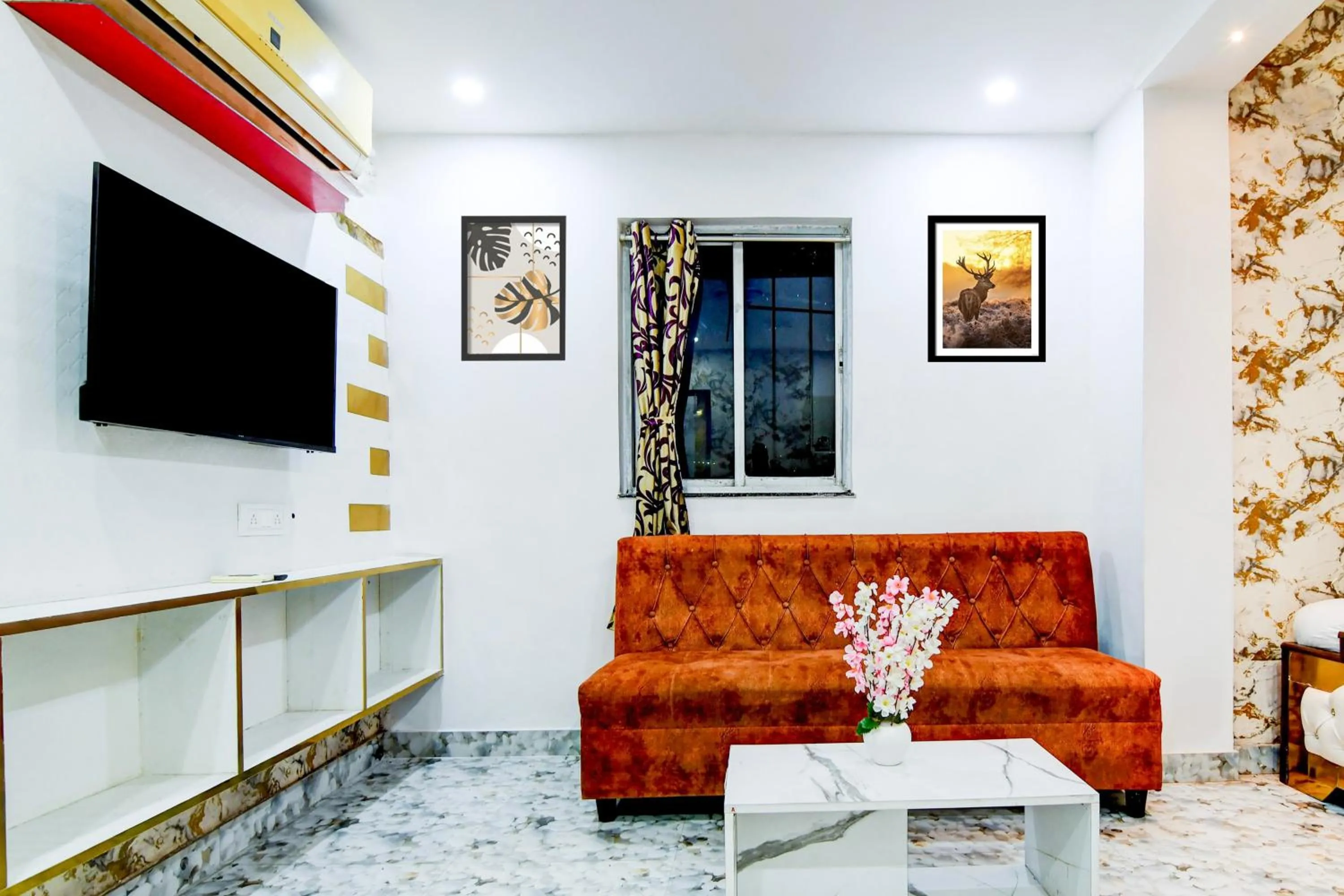 Bedroom in Collection O Circus Avenue Road Formerly Hotel Rockstar