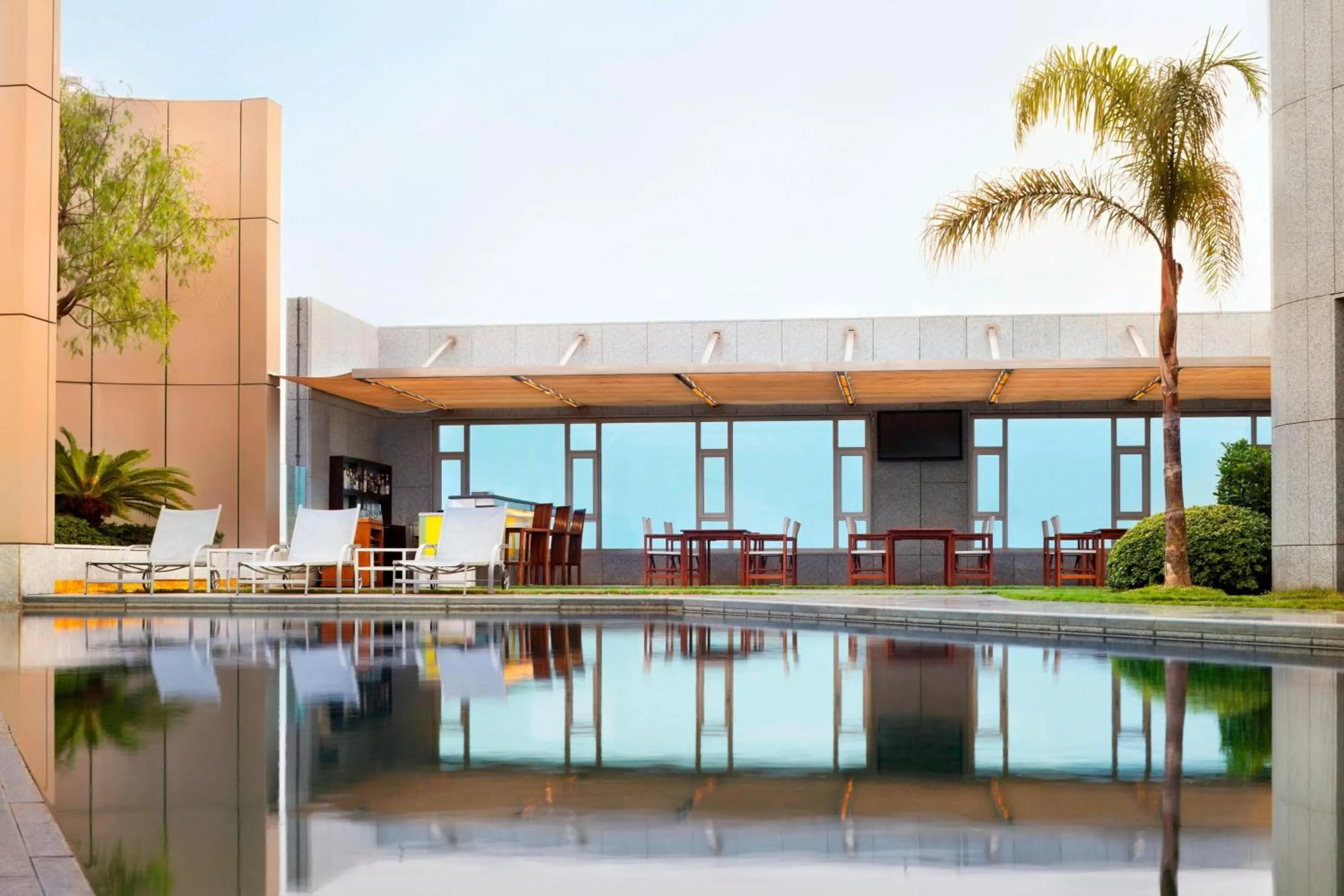 Swimming pool in Four Points By Sheraton Le Verdun