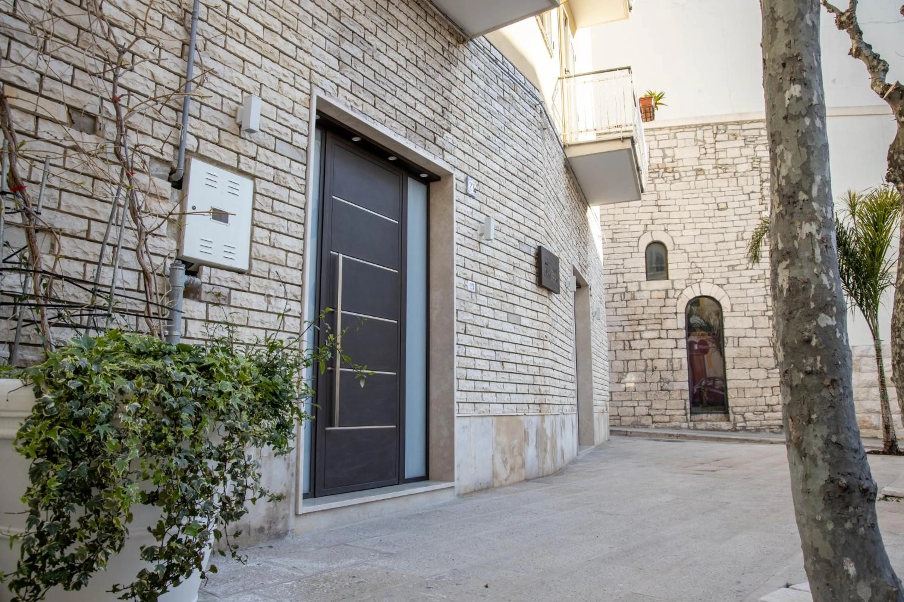 Property building in Beltrani Rent Rooms
