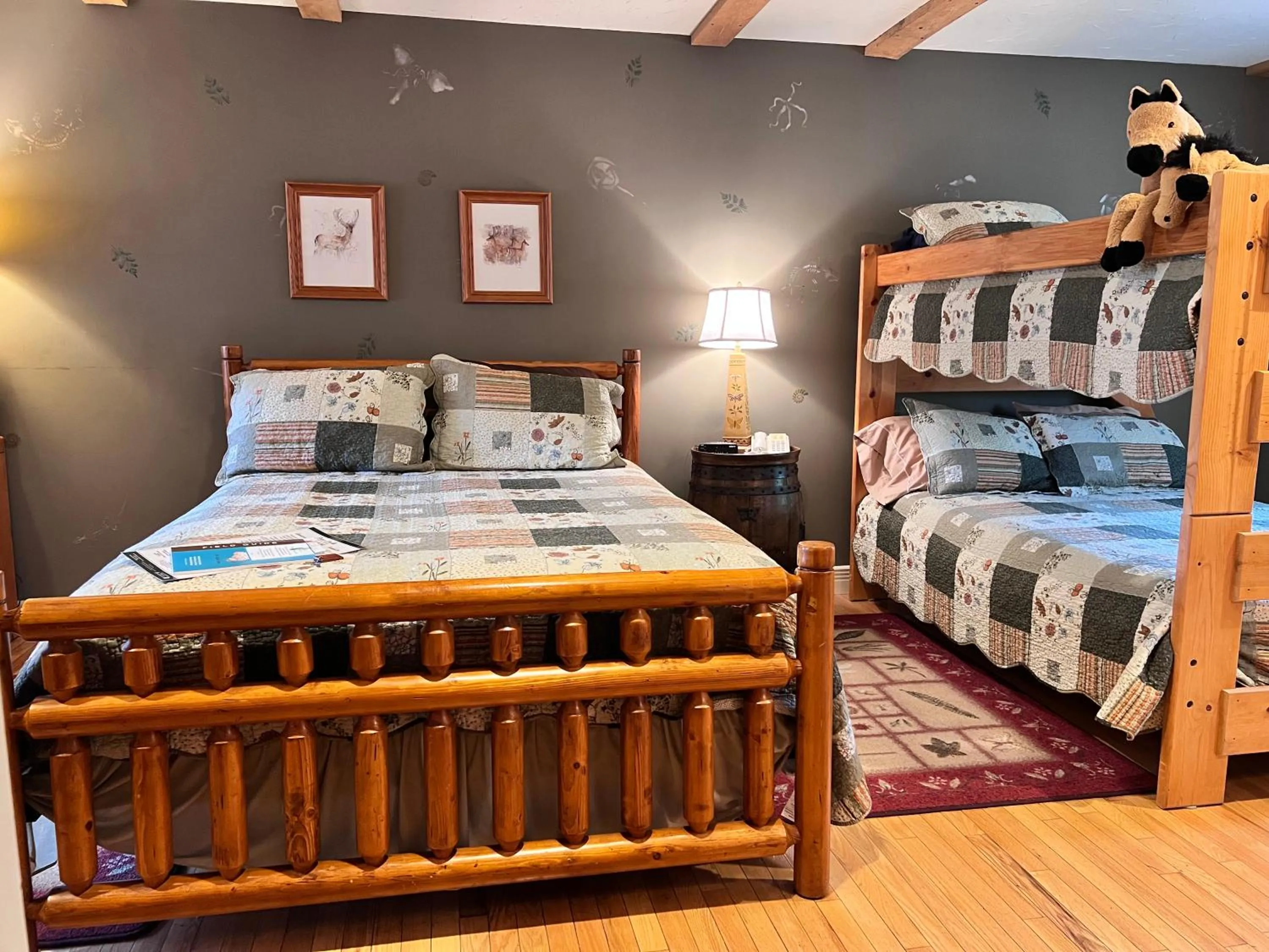 Bed in Mountain Quest Inn