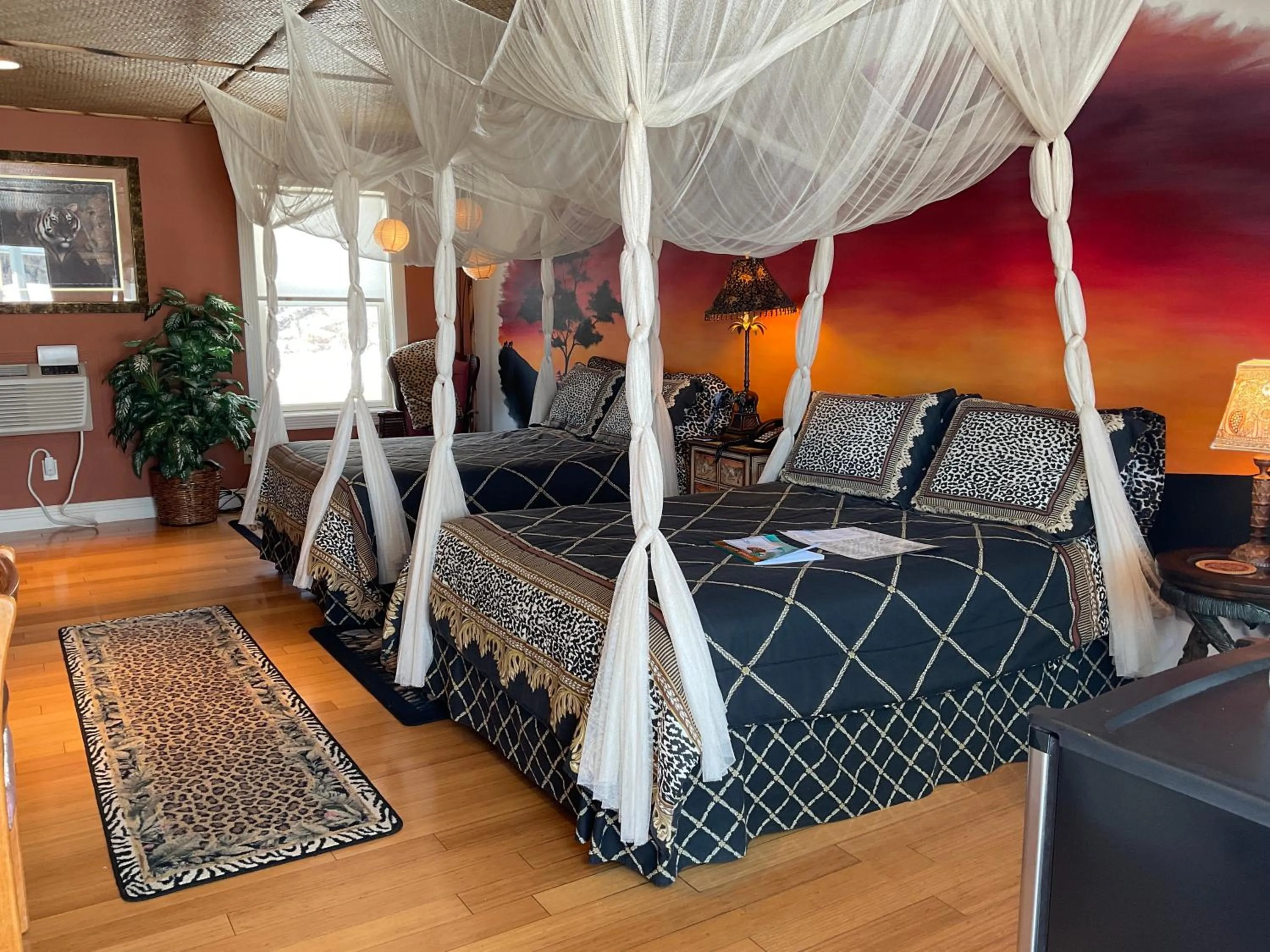 Bed in Mountain Quest Inn