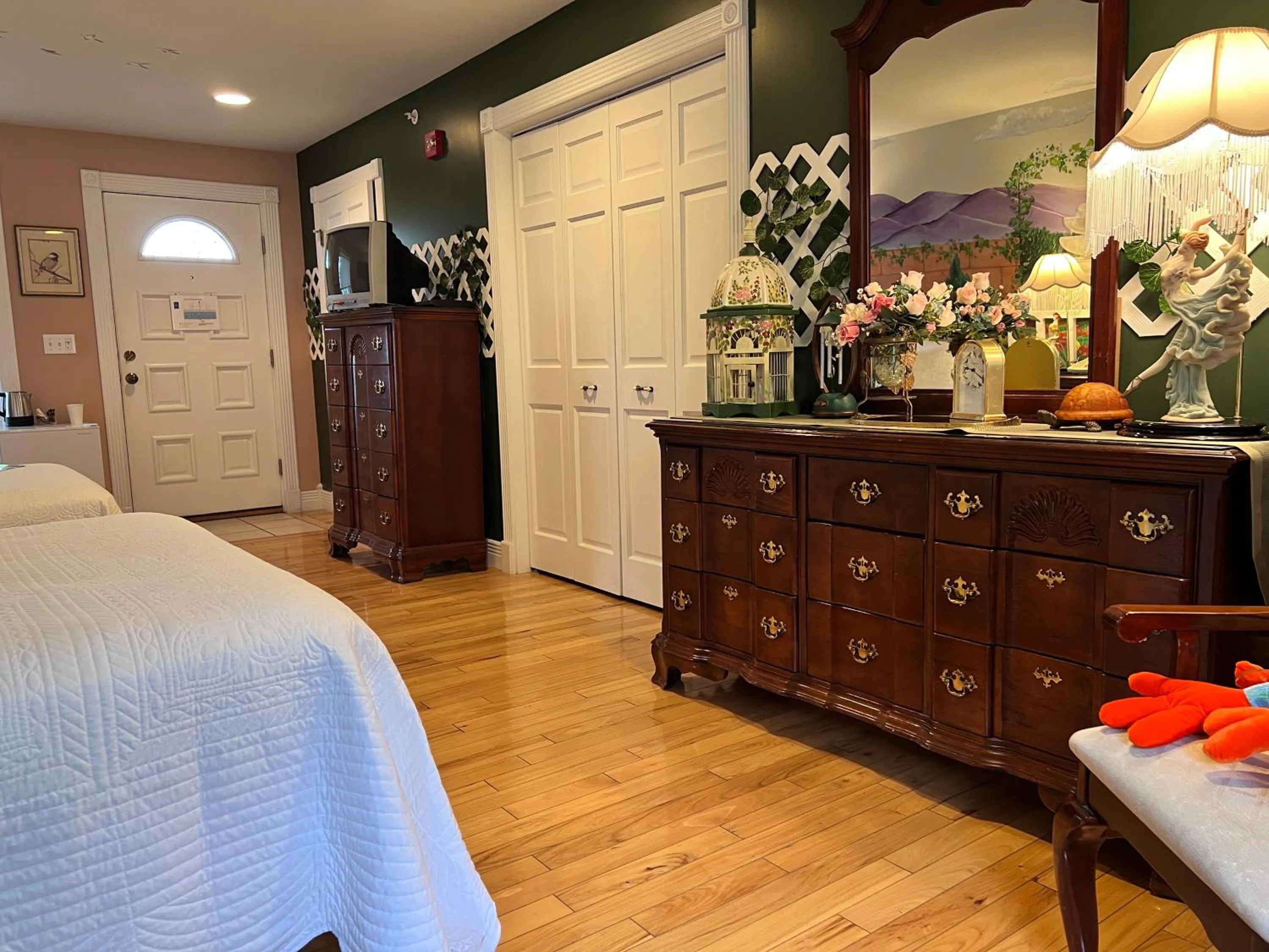 Bed in Mountain Quest Inn