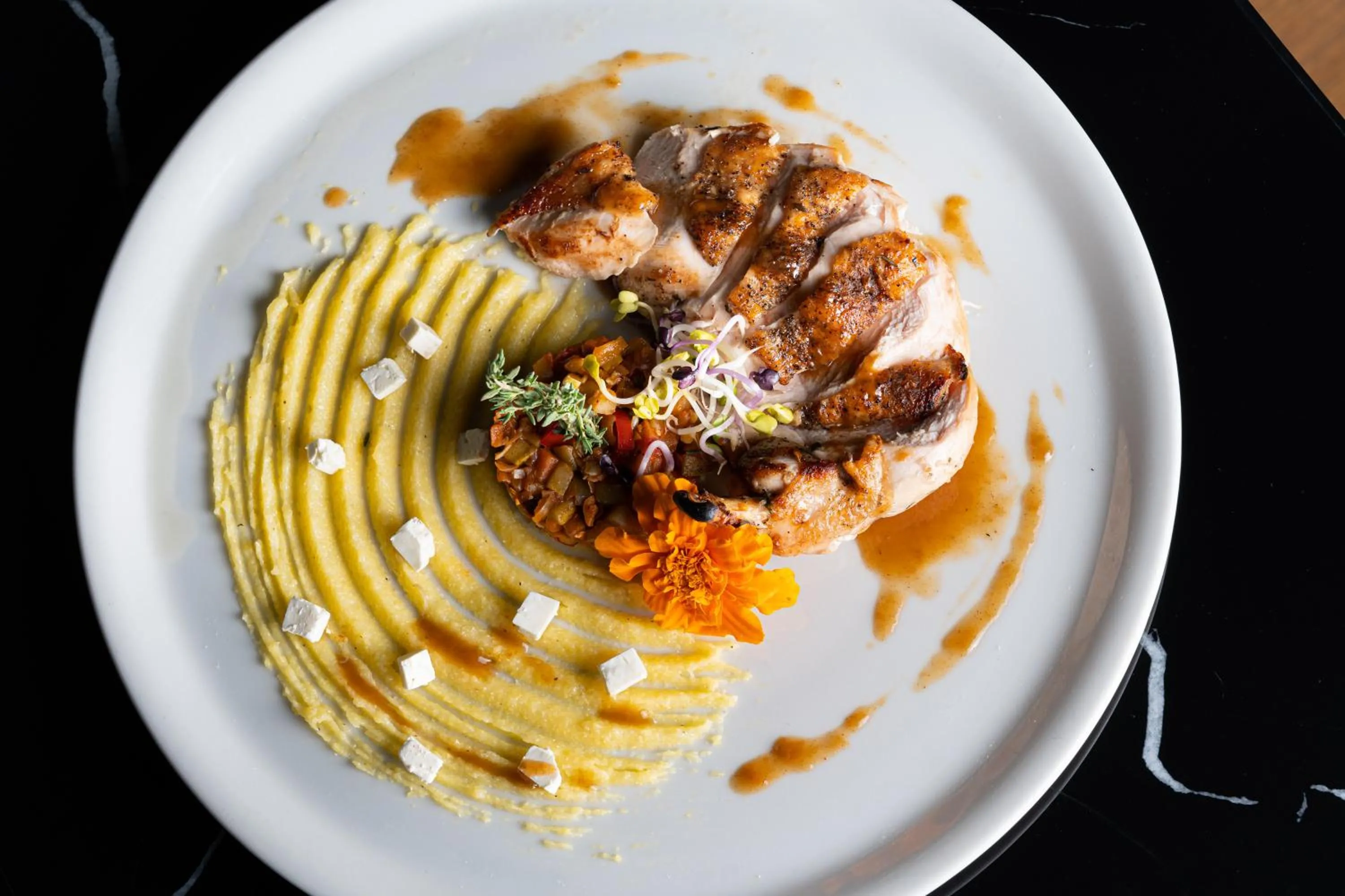 Restaurant/places to eat in The Emporium Hotel Plovdiv - MGallery Collection