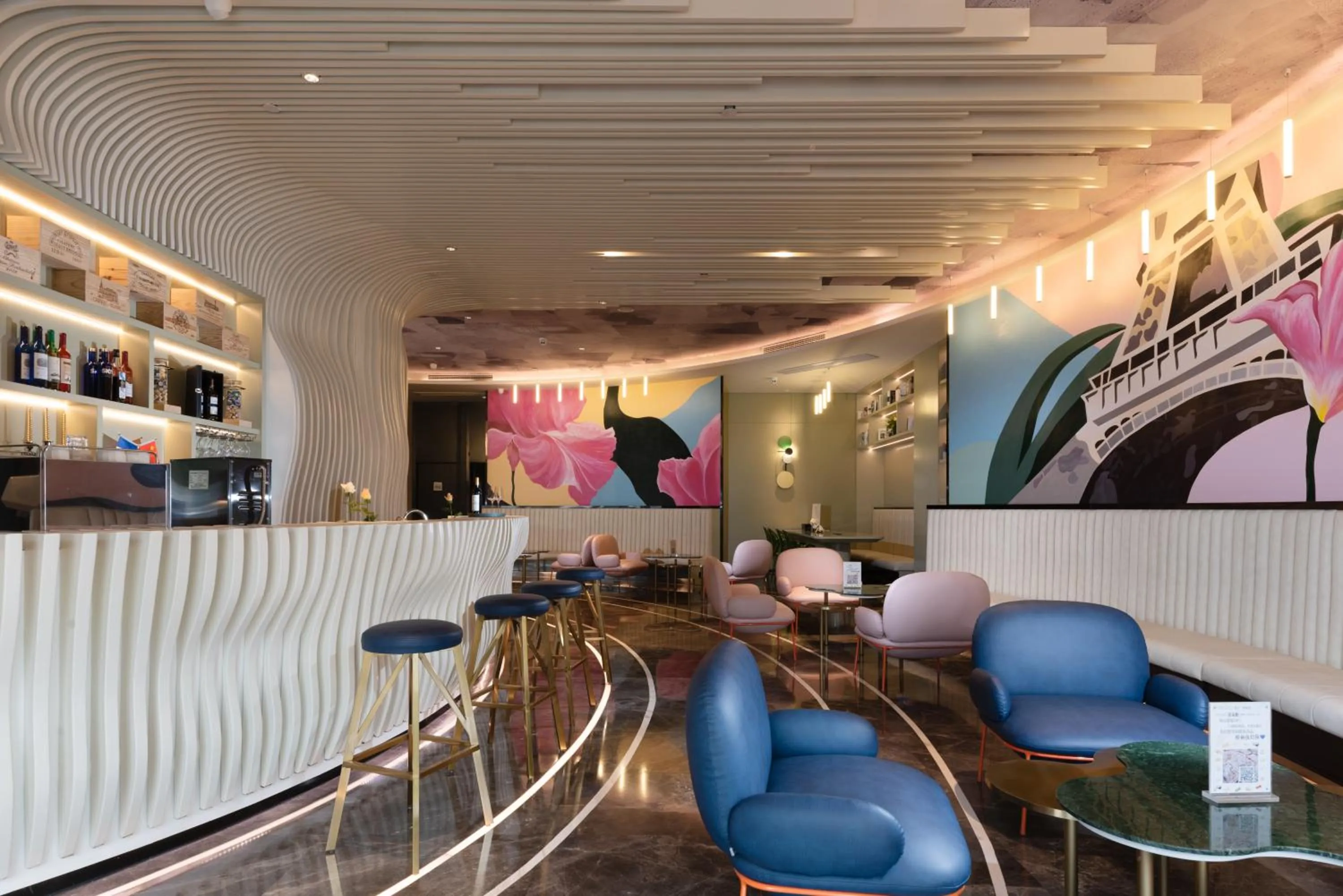 Seating area in Mercure Chengdu Xindu