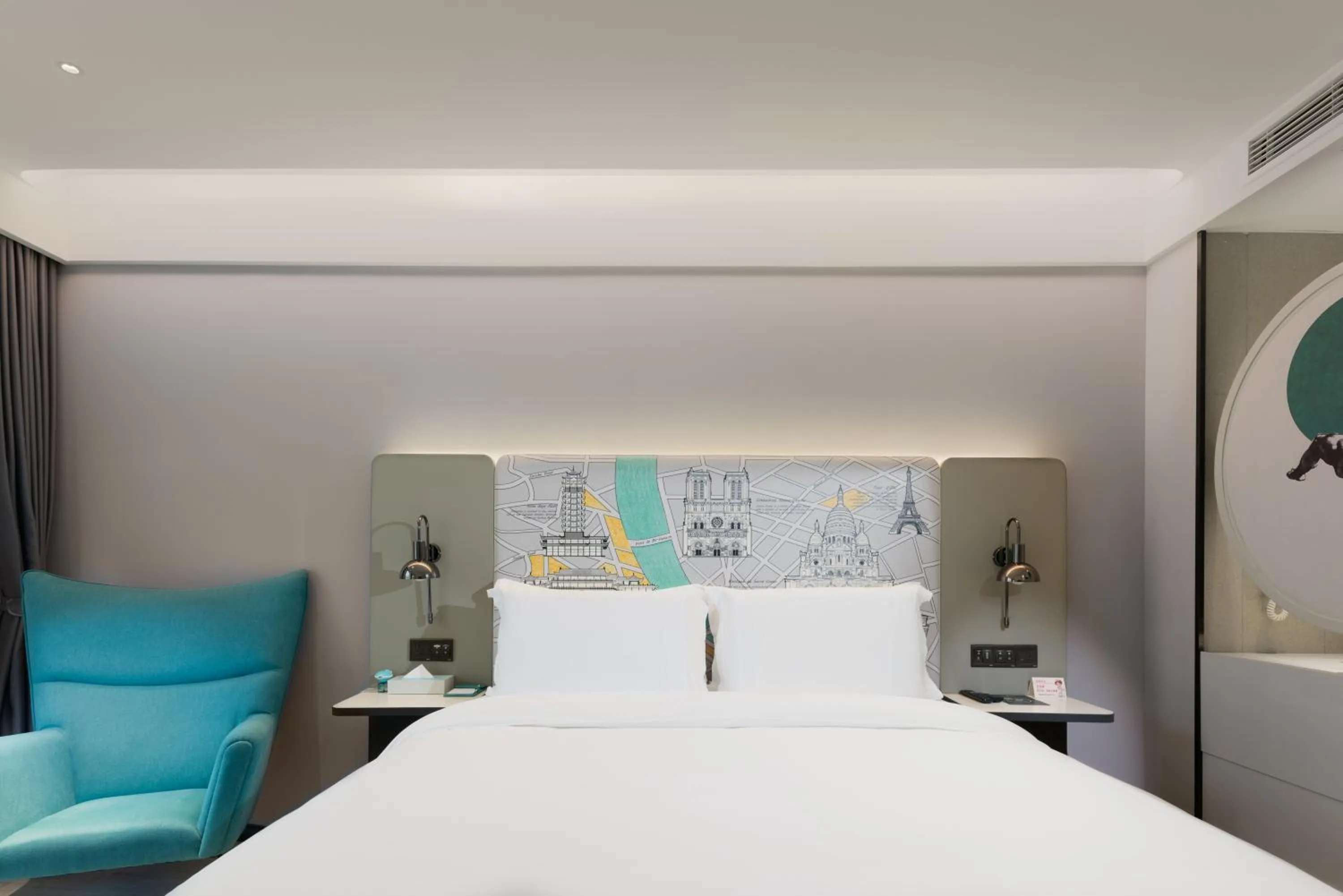 Bed in Mercure Chengdu Xindu