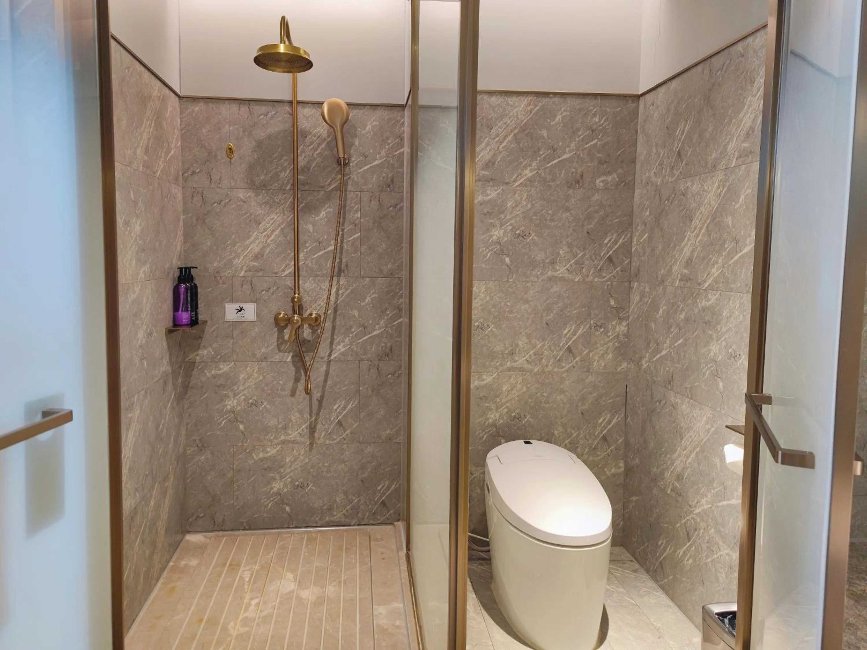 Shower in Mercure Anyang Downtown