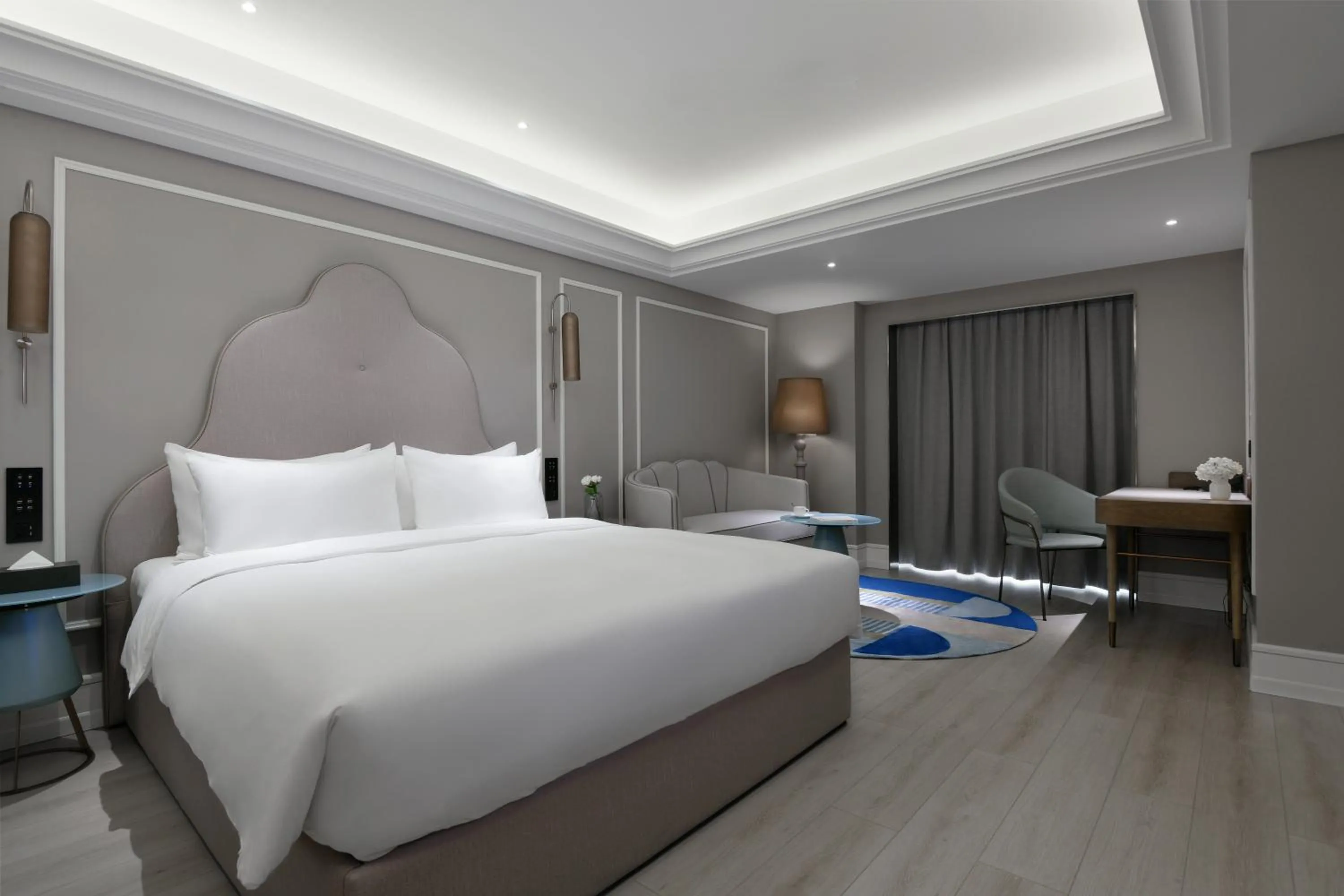 Photo of the whole room, Bed in Mercure Chengdu Jiuyanqiao
