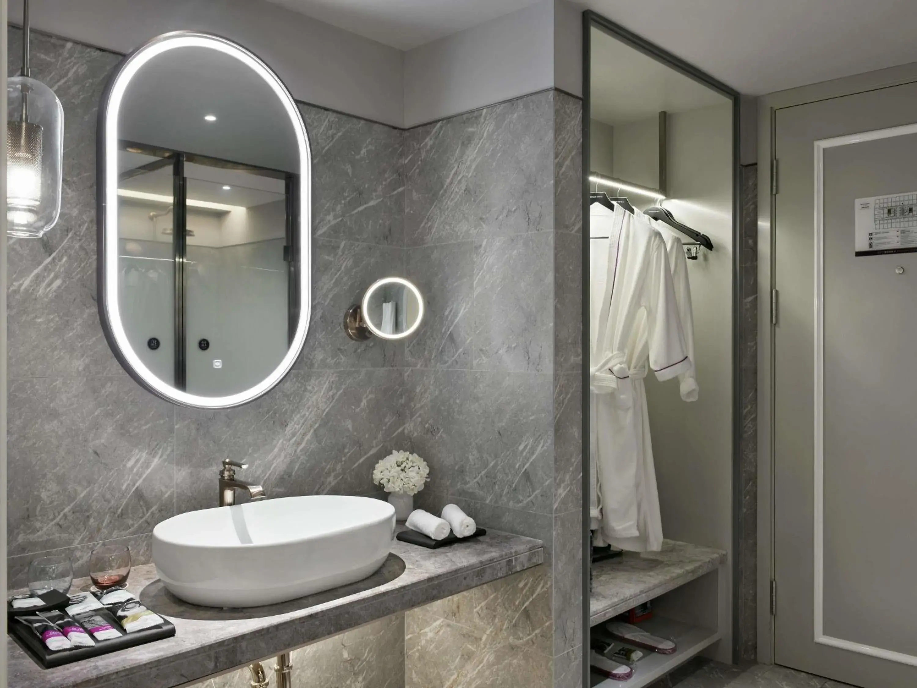 Bedroom in Mercure Chengdu Jiuyanqiao Bedroom in Mercure Chengdu Jiuyanqiao