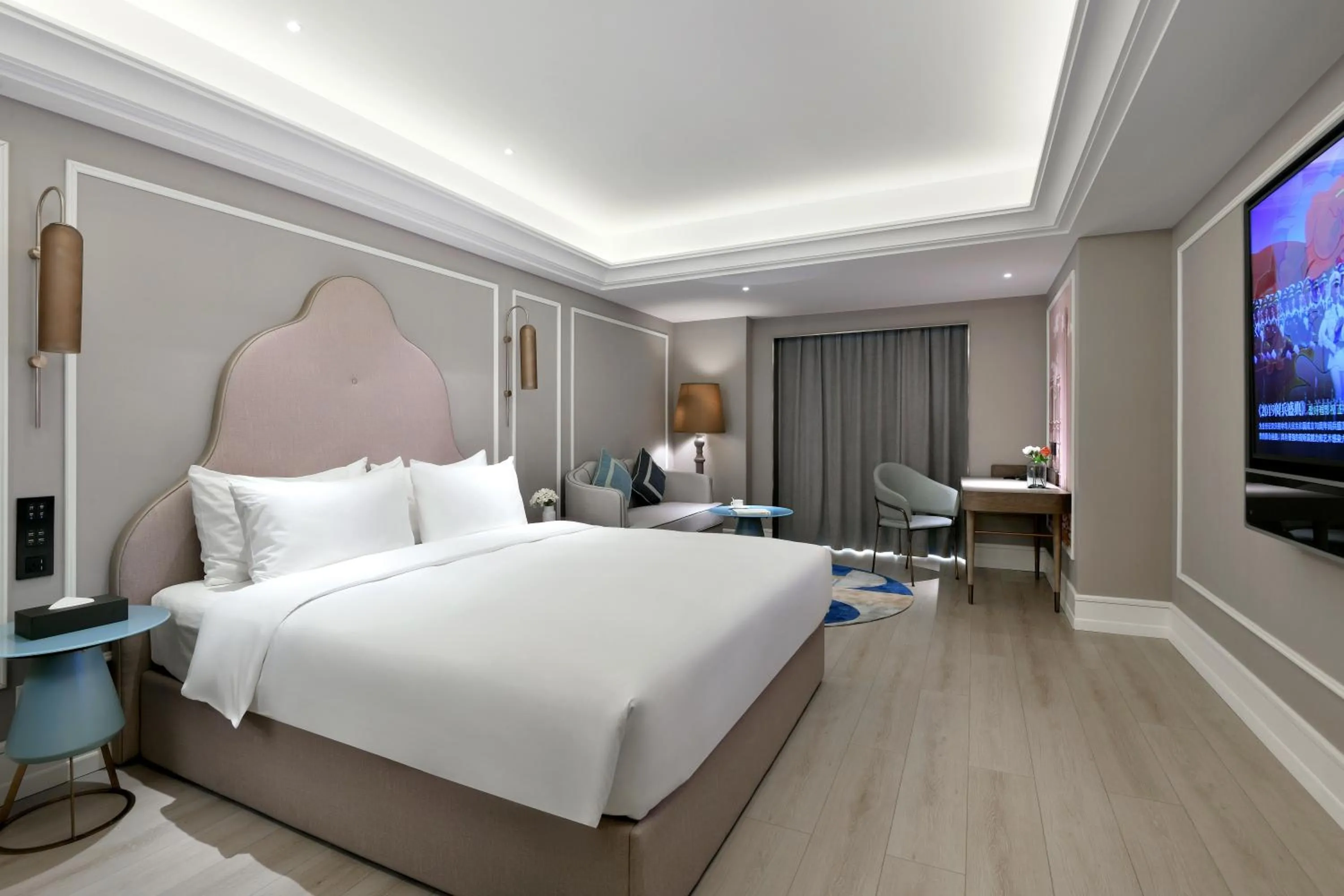 Photo of the whole room, Bed in Mercure Chengdu Jiuyanqiao