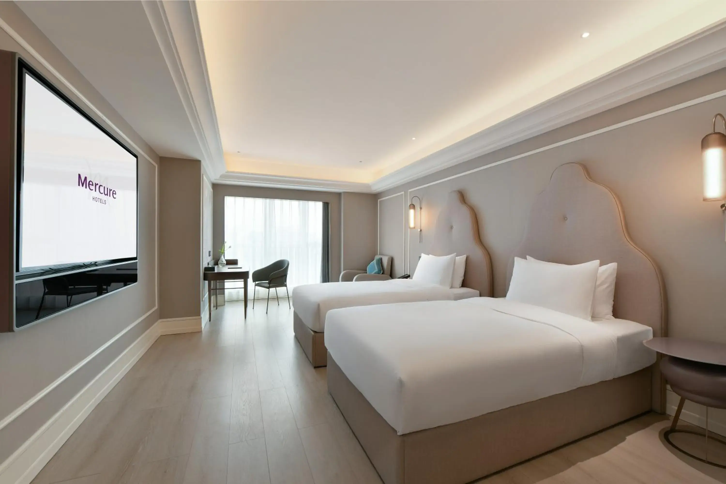 Photo of the whole room, Bed in Mercure Chengdu Jiuyanqiao Photo of the whole room, Bed in Mercure Chengdu Jiuyanqiao
