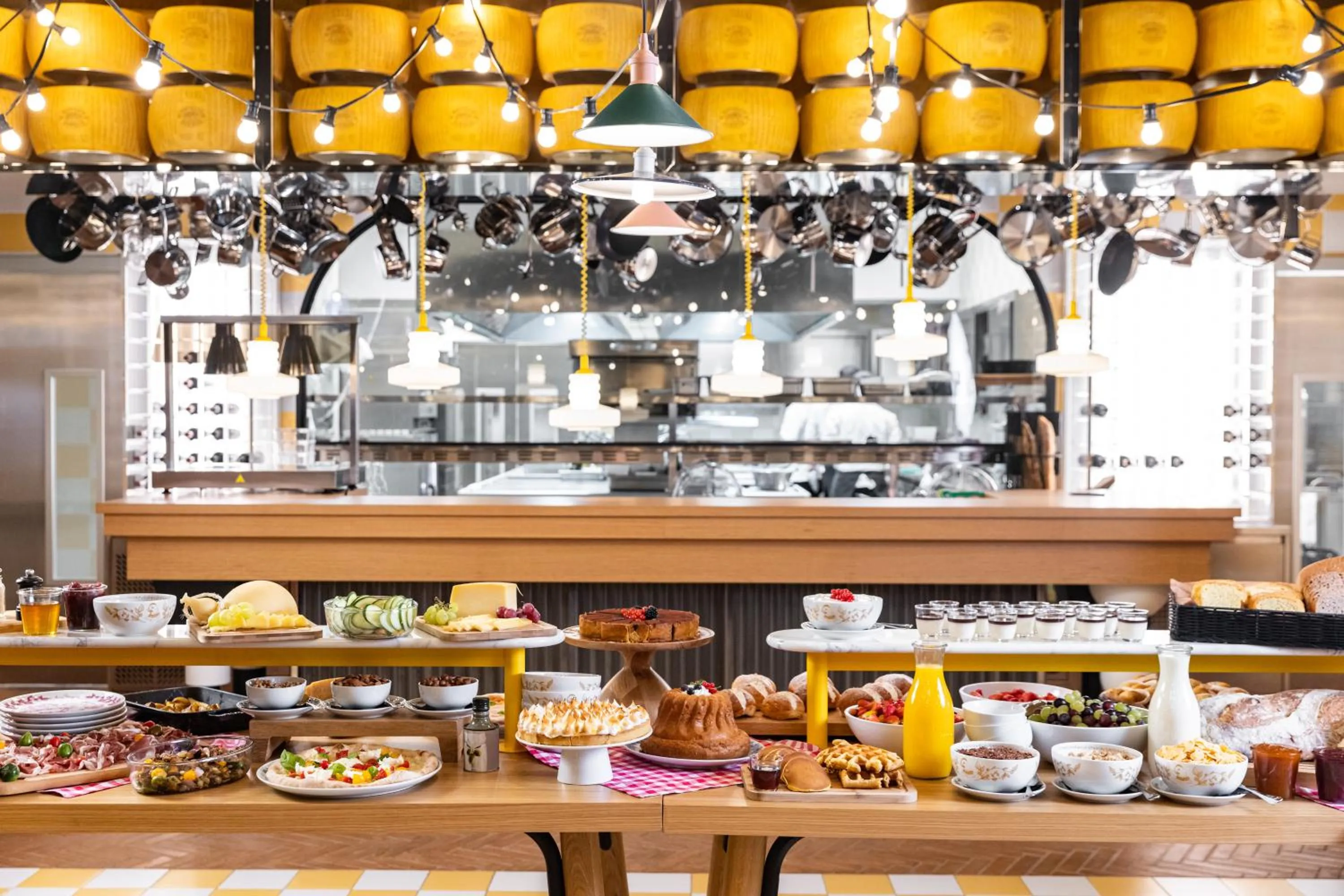 Food and drinks in Mama Shelter Roma