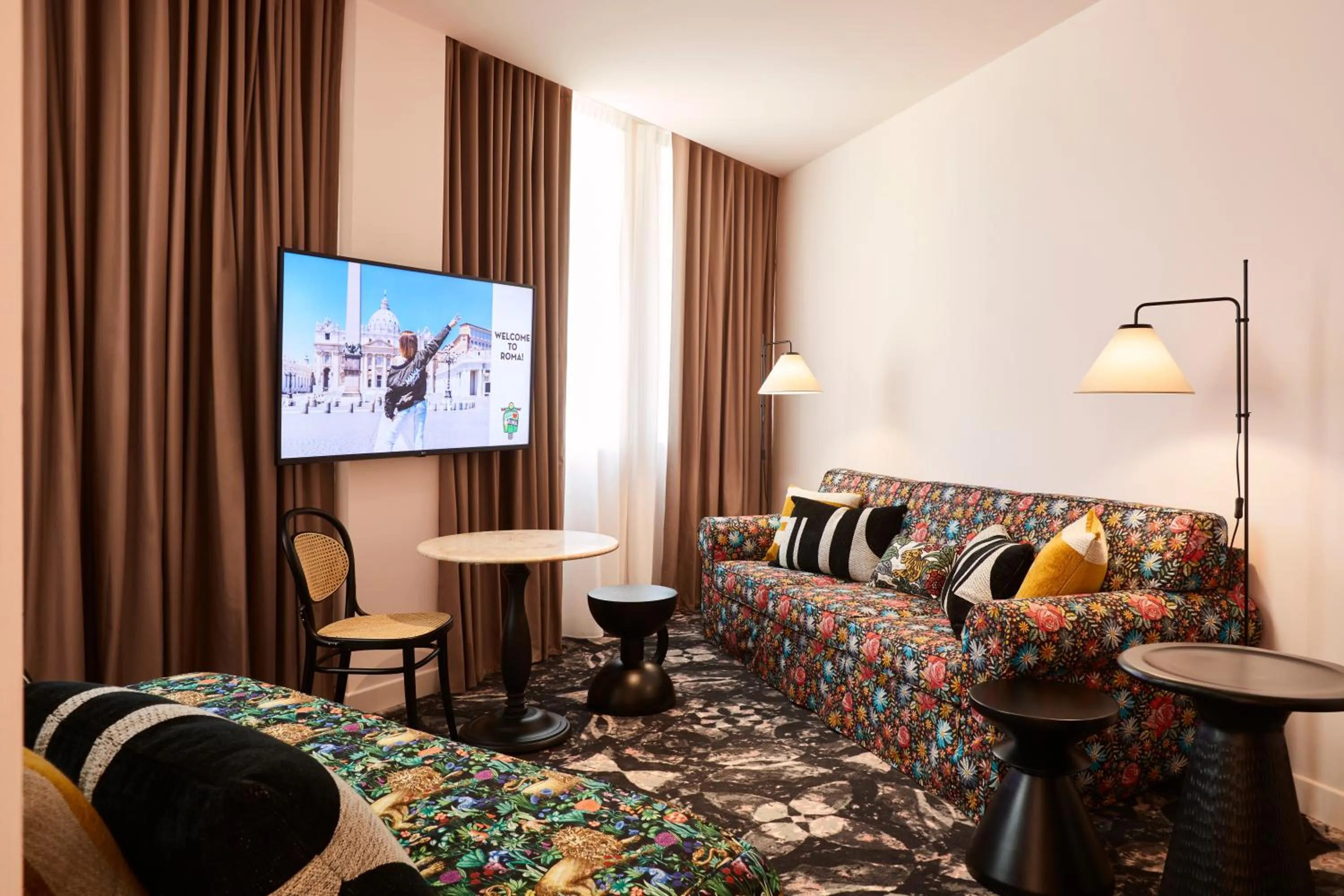 Seating area, Bed in Mama Shelter Roma