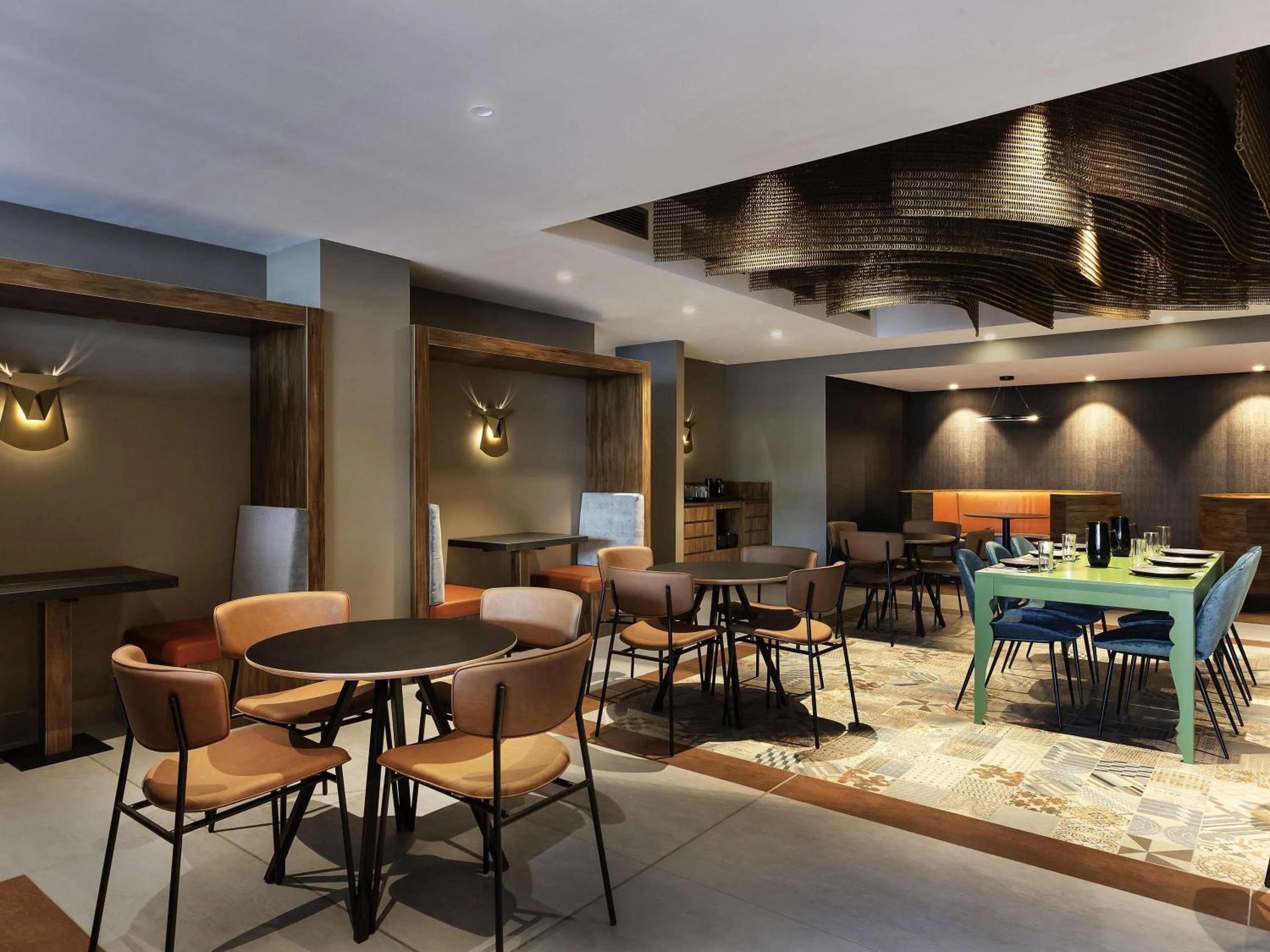 Restaurant/places to eat in Mercure Auckland Queen Street