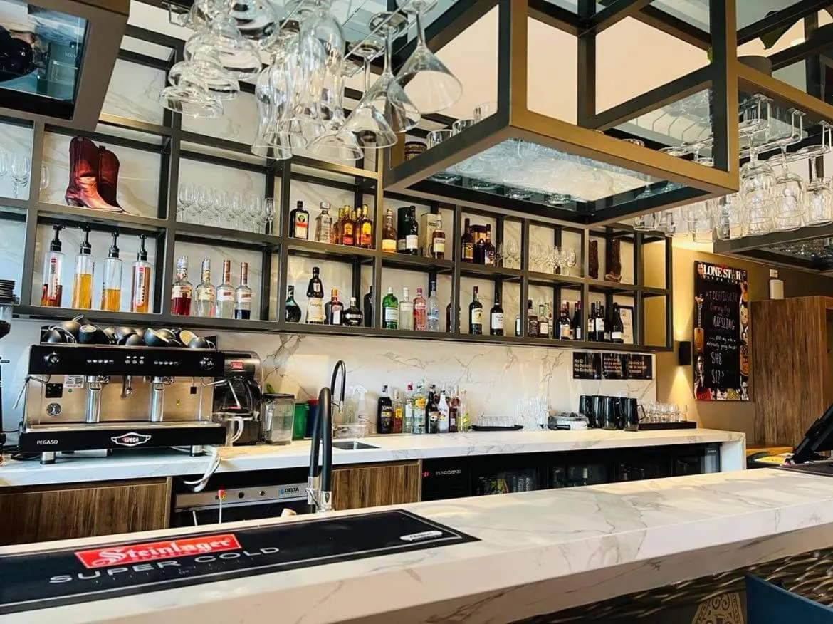 Restaurant/places to eat in Mercure Auckland Queen Street