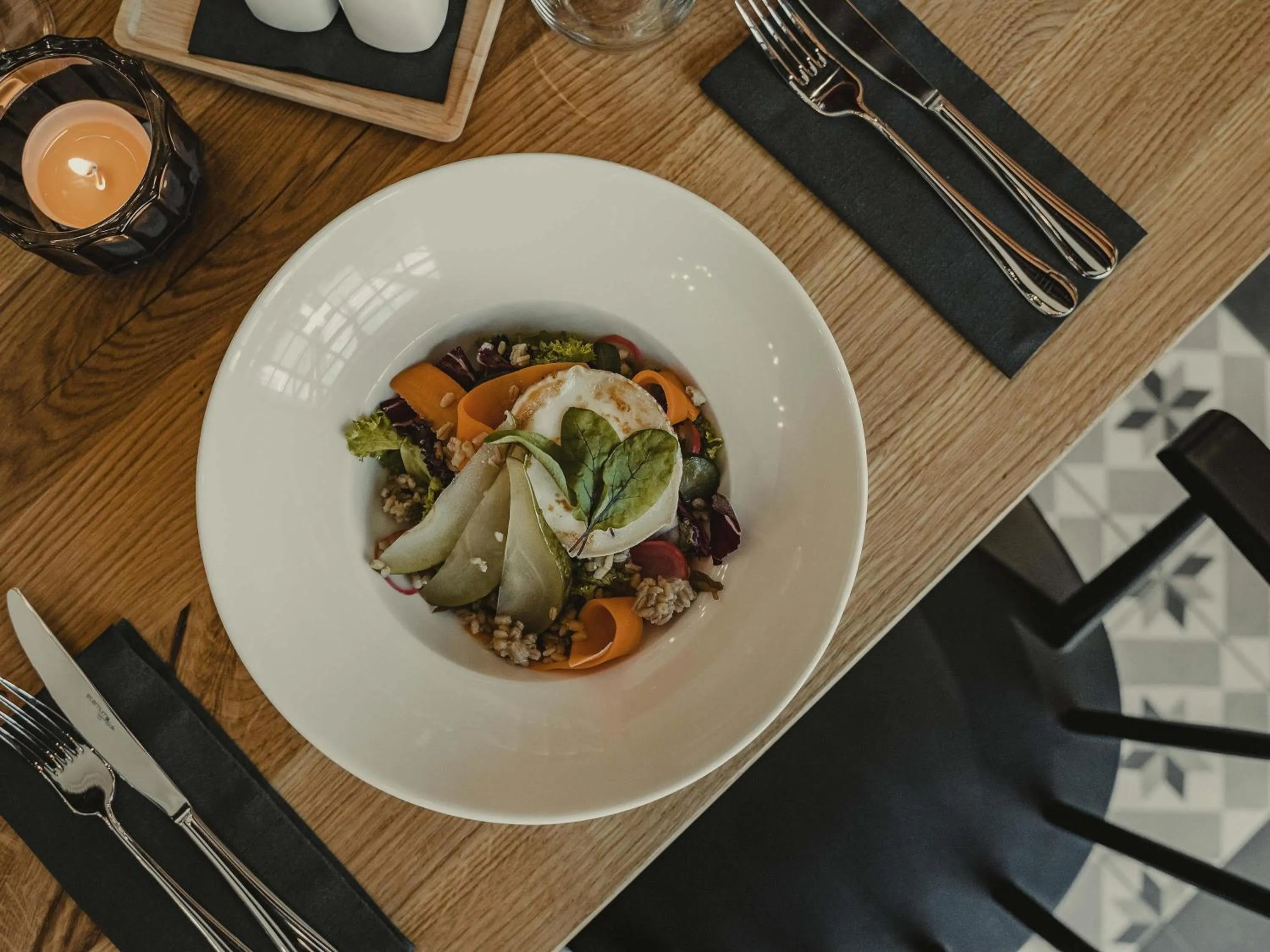 Restaurant/places to eat in Mercure Krakow Fabryczna City