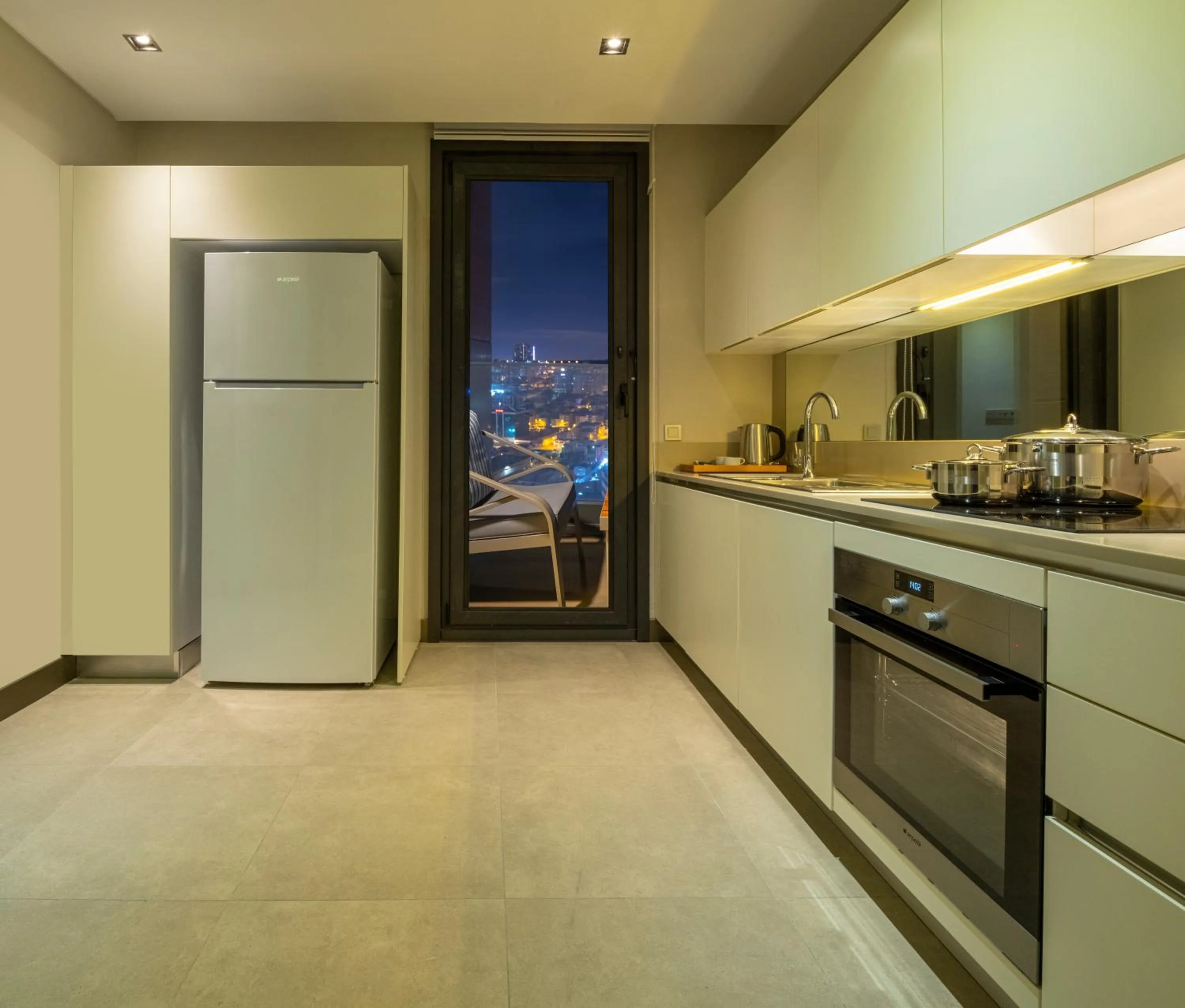 Kitchen or kitchenette in Movenpick Living Istanbul West