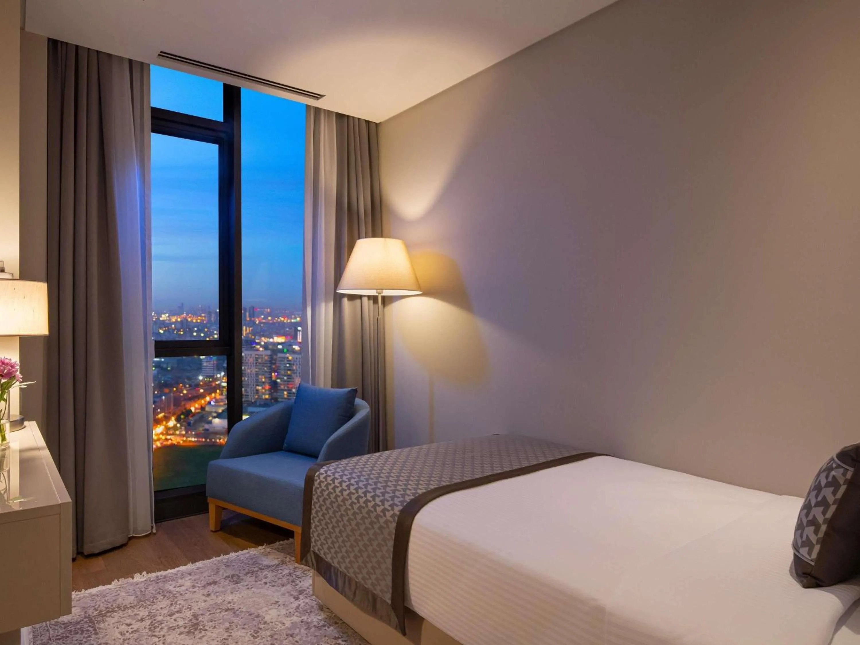 Bedroom, Bed in Movenpick Living Istanbul West