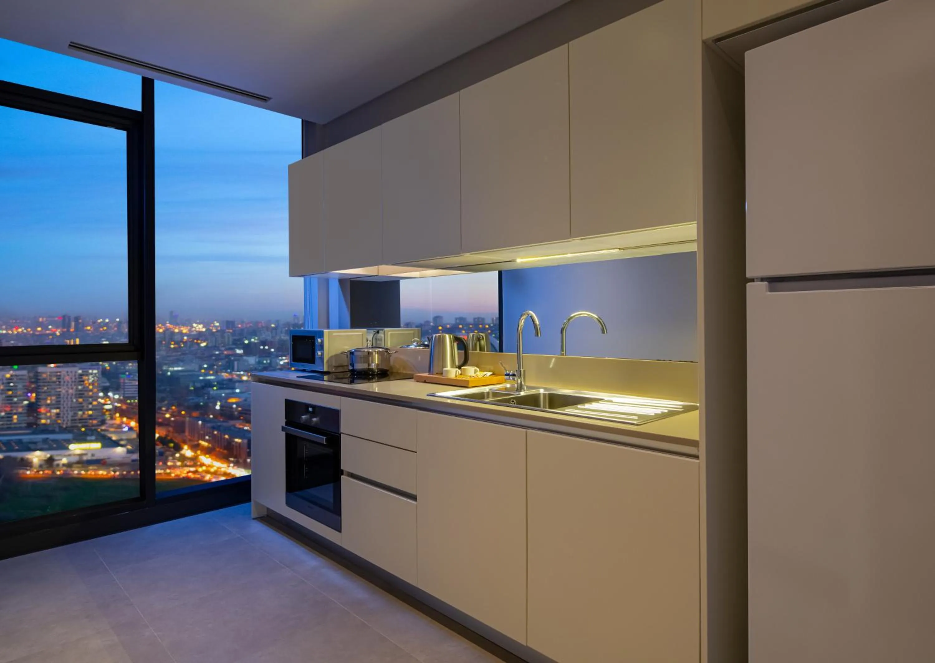 Kitchen or kitchenette in Movenpick Living Istanbul West