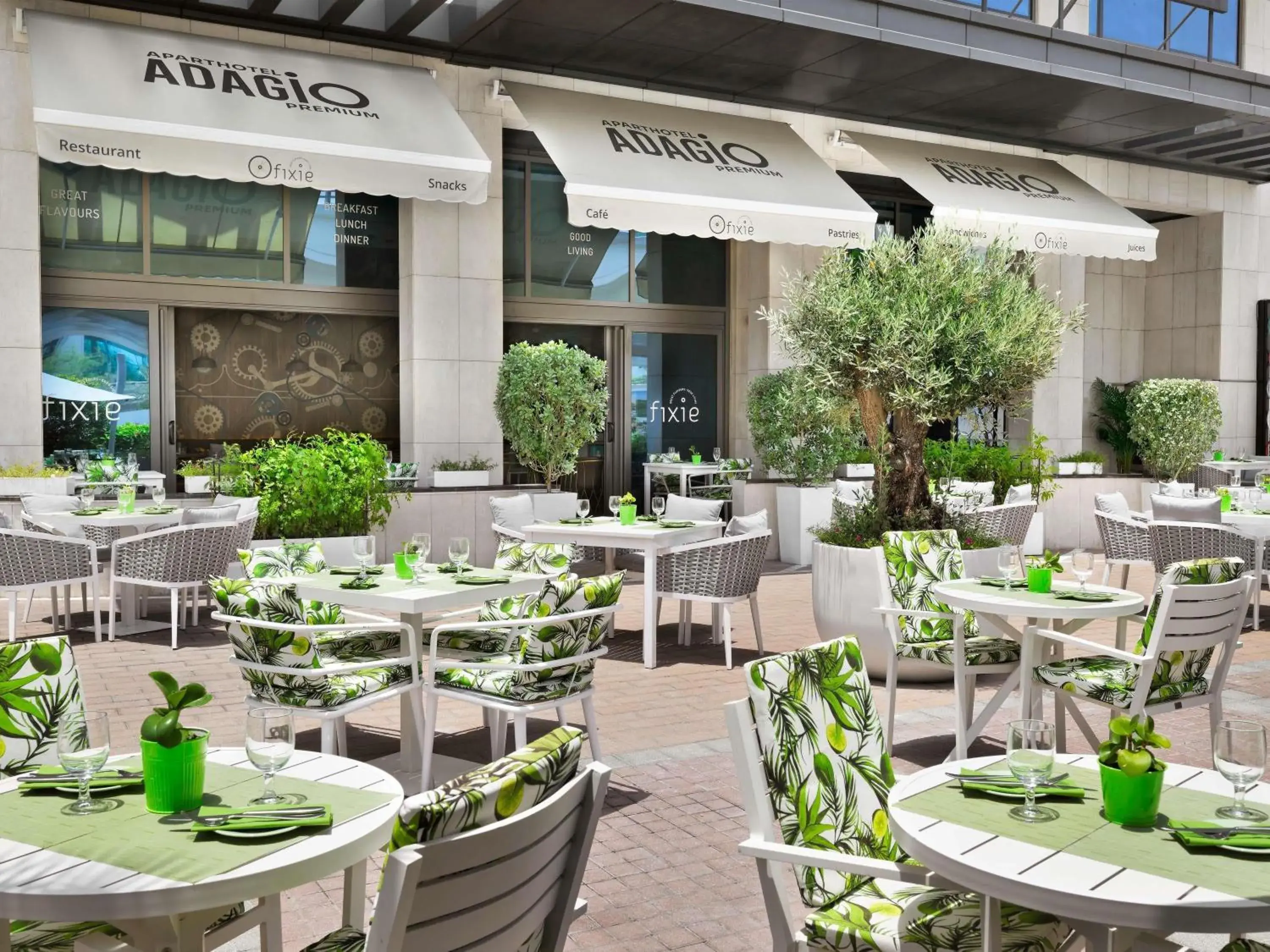 Restaurant/places to eat in Adagio Premium The Palm Restaurant/places to eat in Adagio Premium The Palm