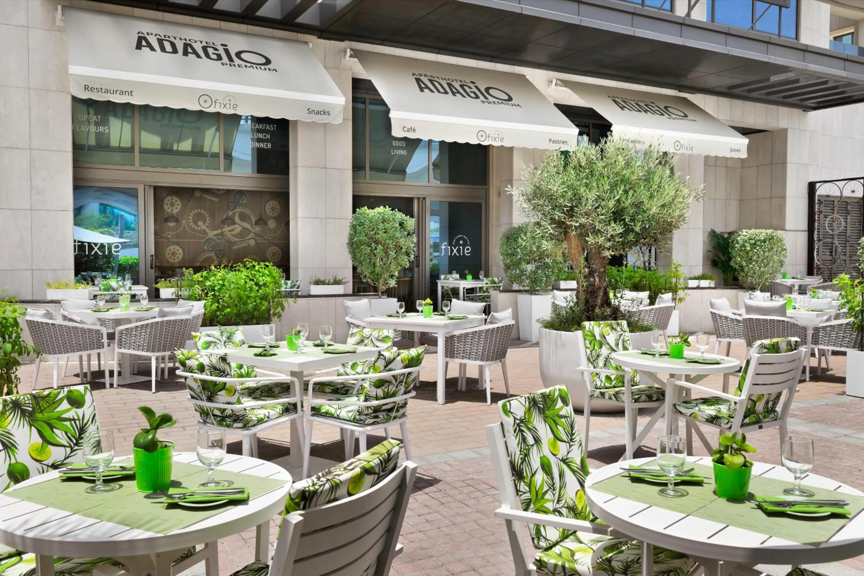 Restaurant/places to eat in Adagio Premium The Palm