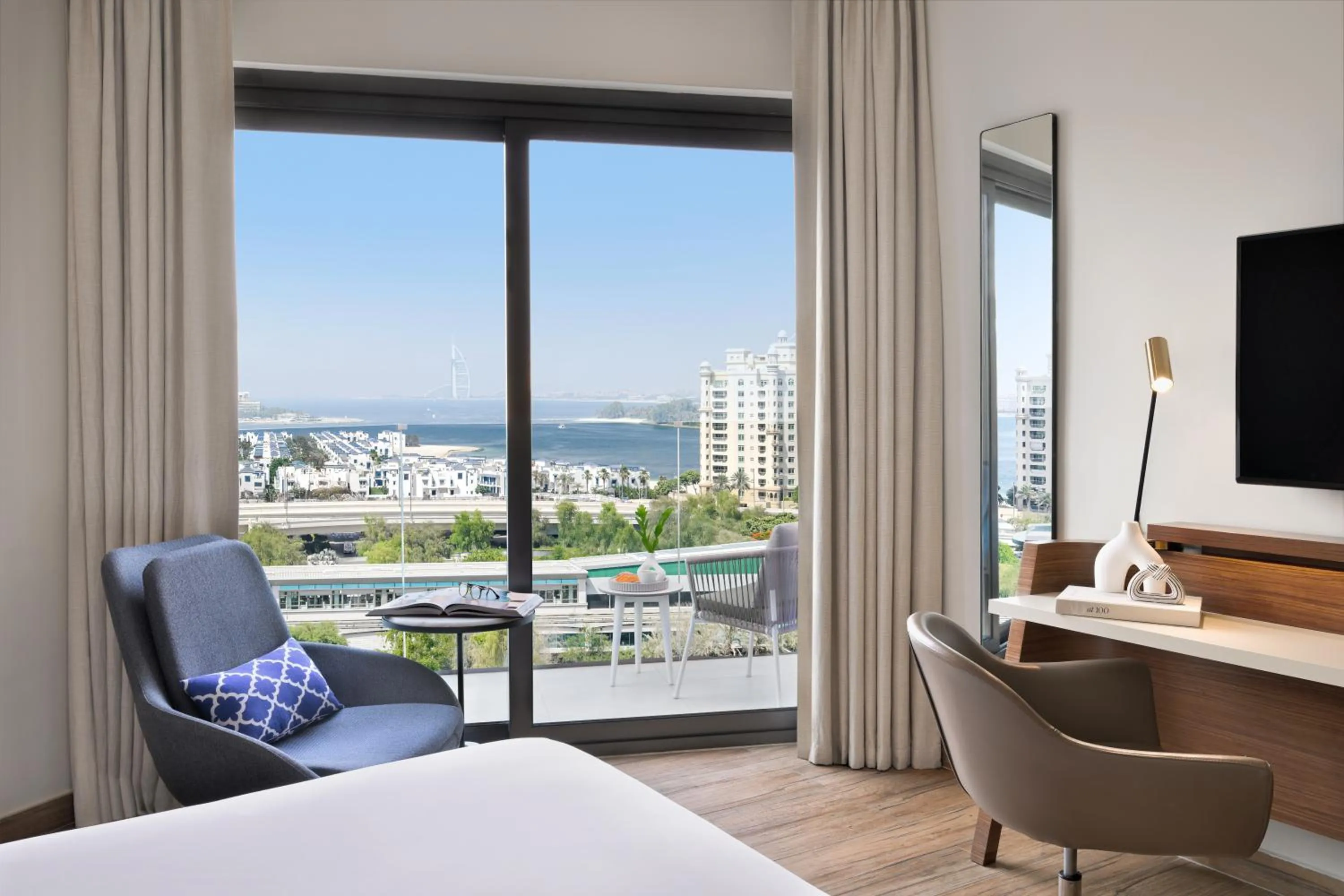 Bedroom, Bed in Adagio Premium The Palm