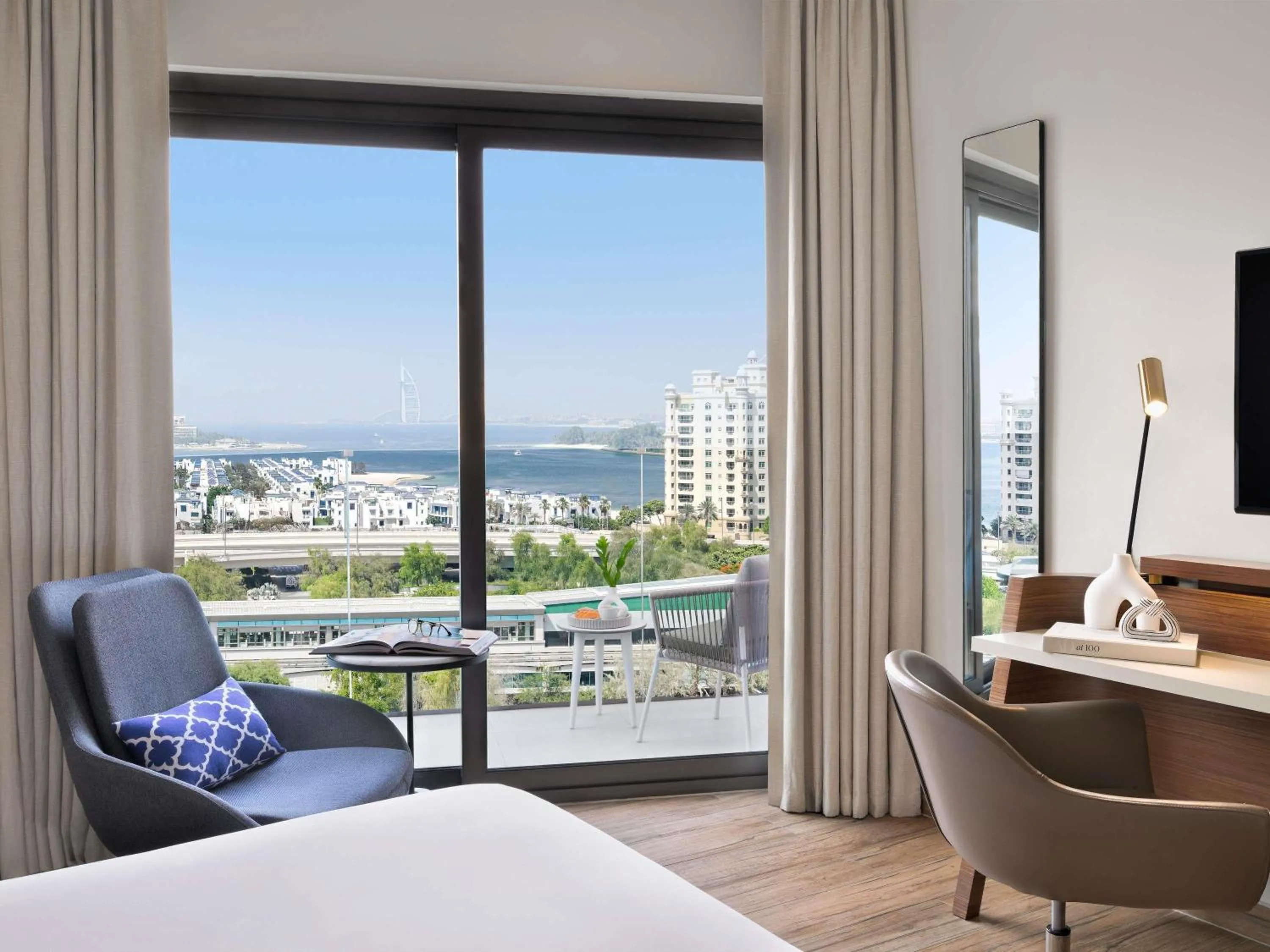 Bedroom, Bed in Adagio Premium The Palm