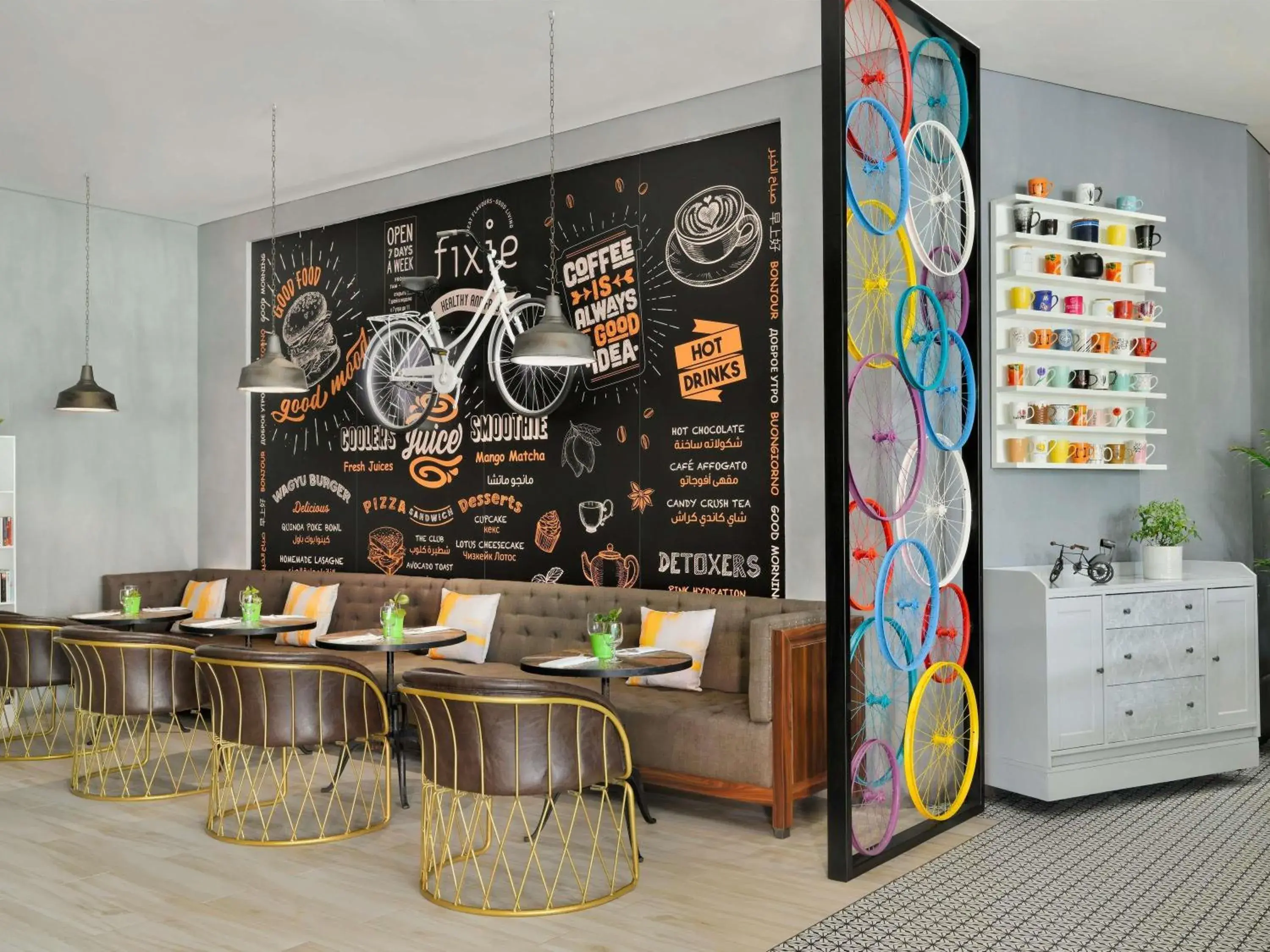 Restaurant/places to eat in Adagio Premium The Palm Restaurant/places to eat in Adagio Premium The Palm