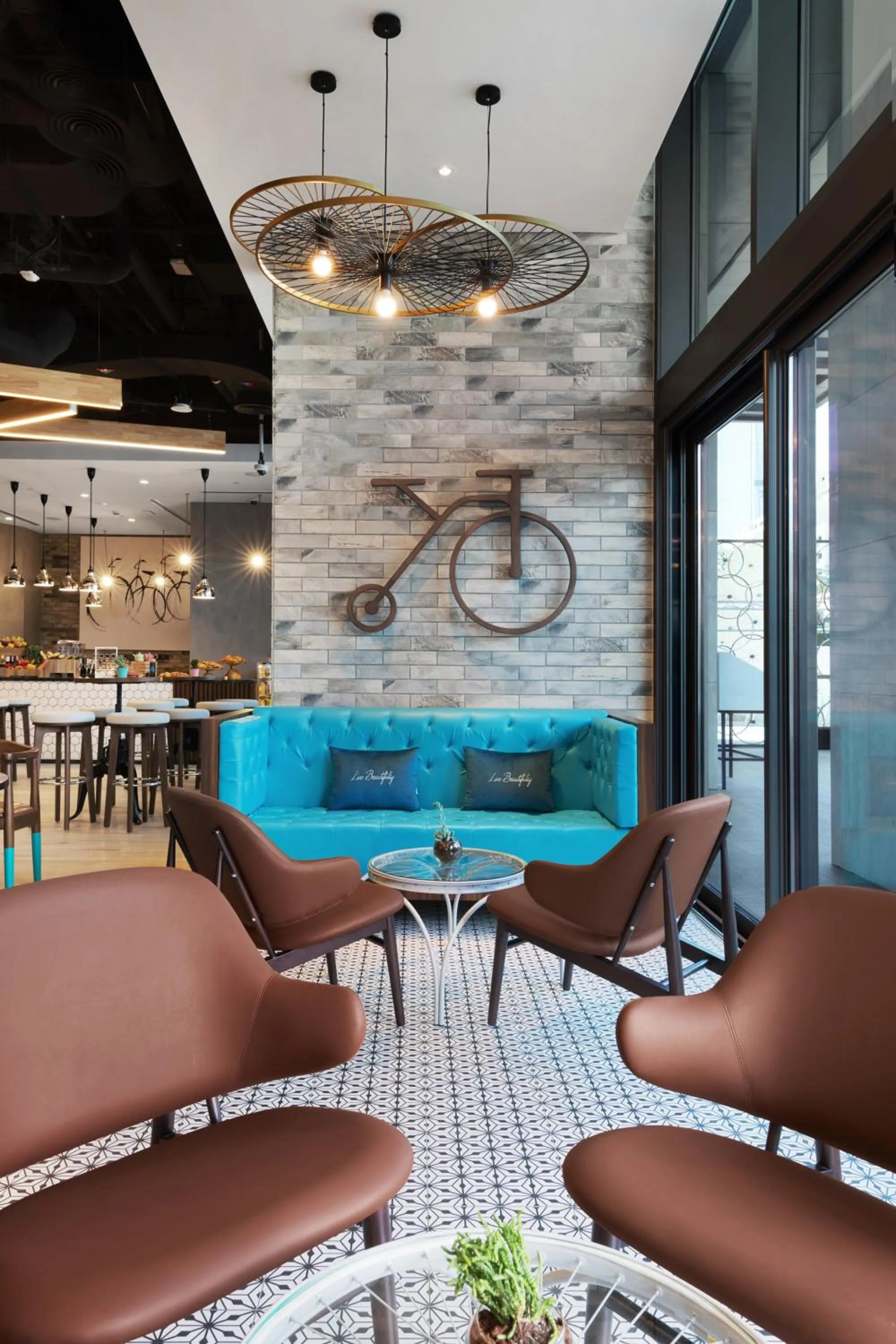 Restaurant/places to eat in Adagio Premium The Palm