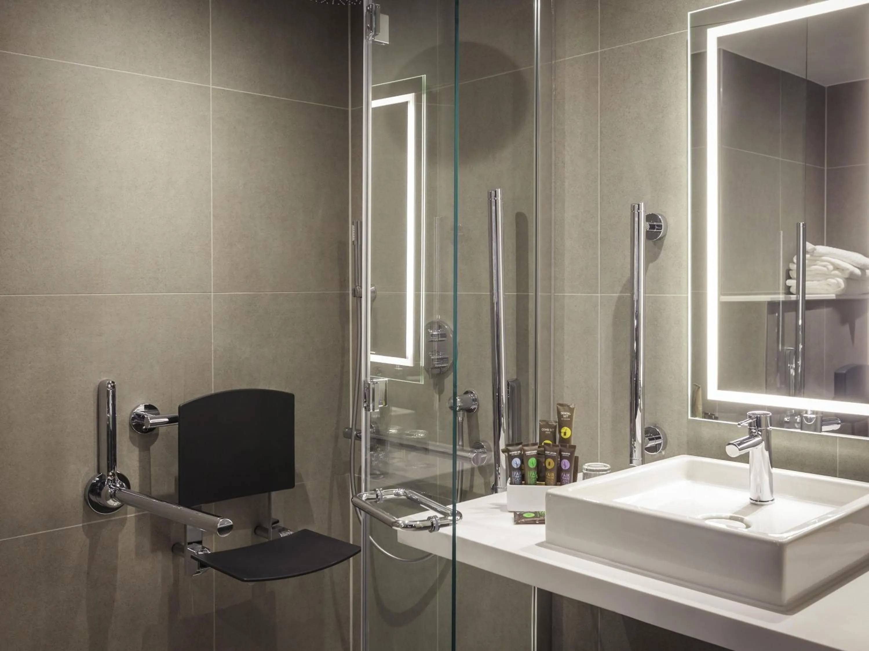 Bedroom in Novotel Cambridge North