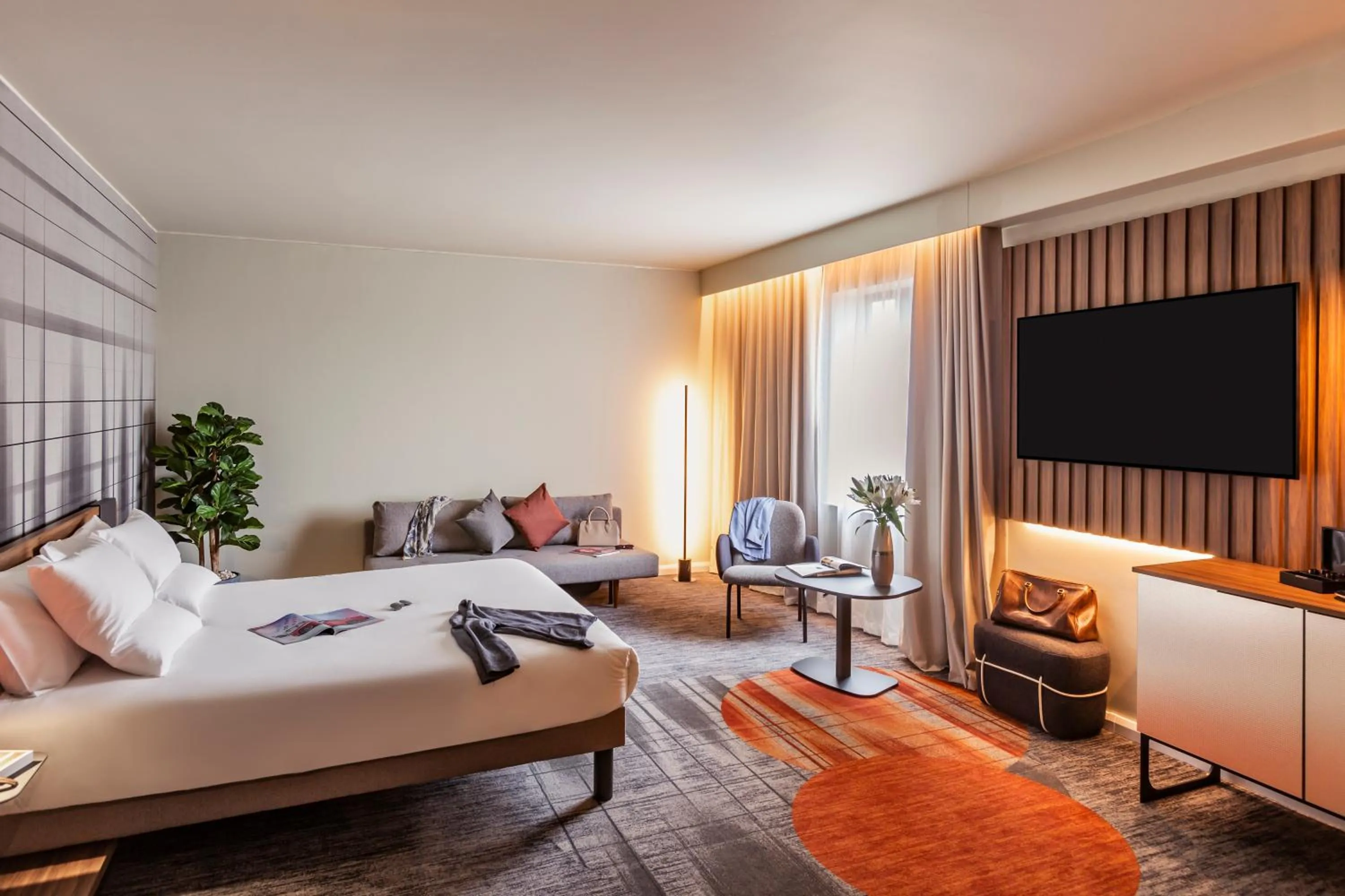 Bed in Novotel Cambridge North