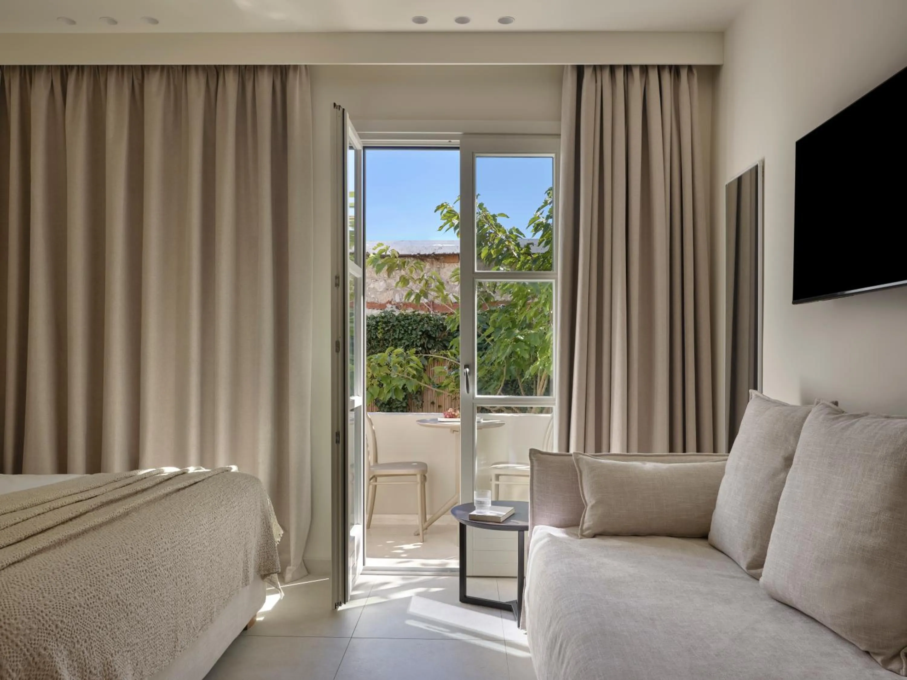 Bedroom, Bed in Doryssa Method Hotel