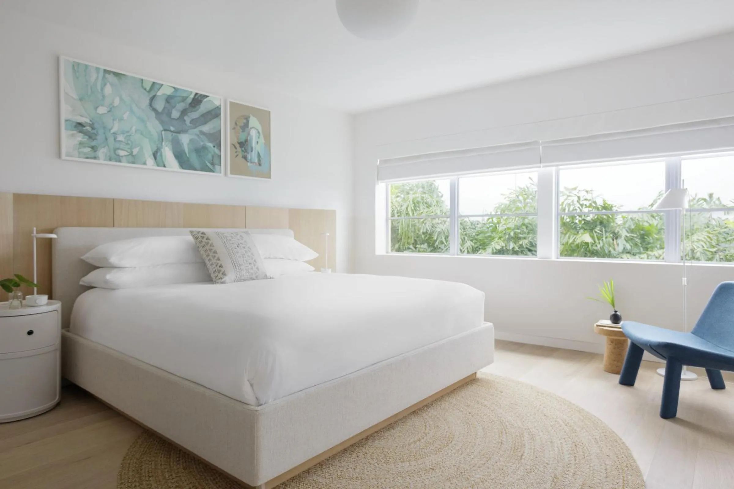 Photo of the whole room, Bed in The Kimpton Shorebreak Fort Lauderdale Beach Resort