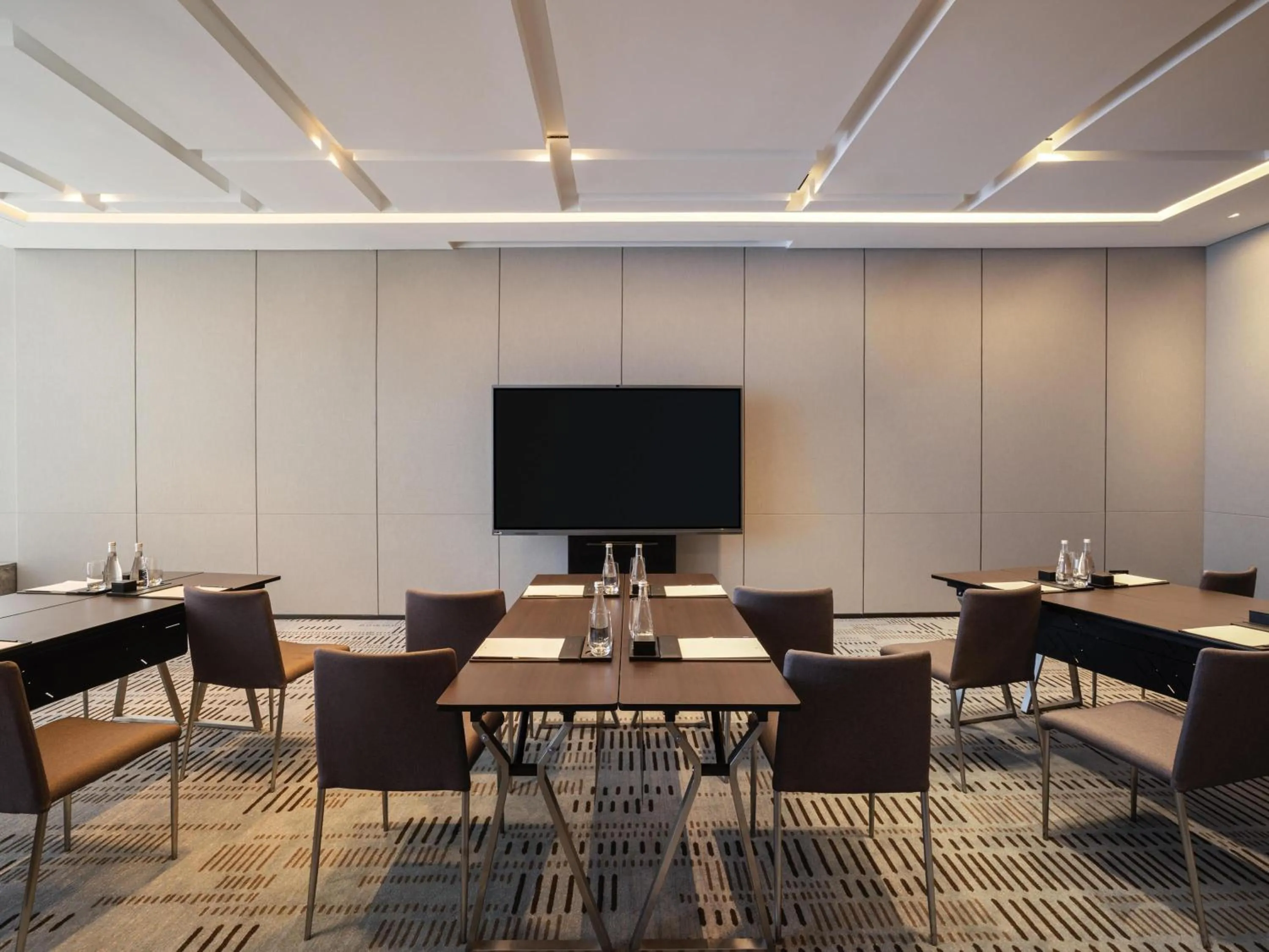 Meeting/conference room in Sofitel Hangzhou Yingguan-Olympic Center Hotel