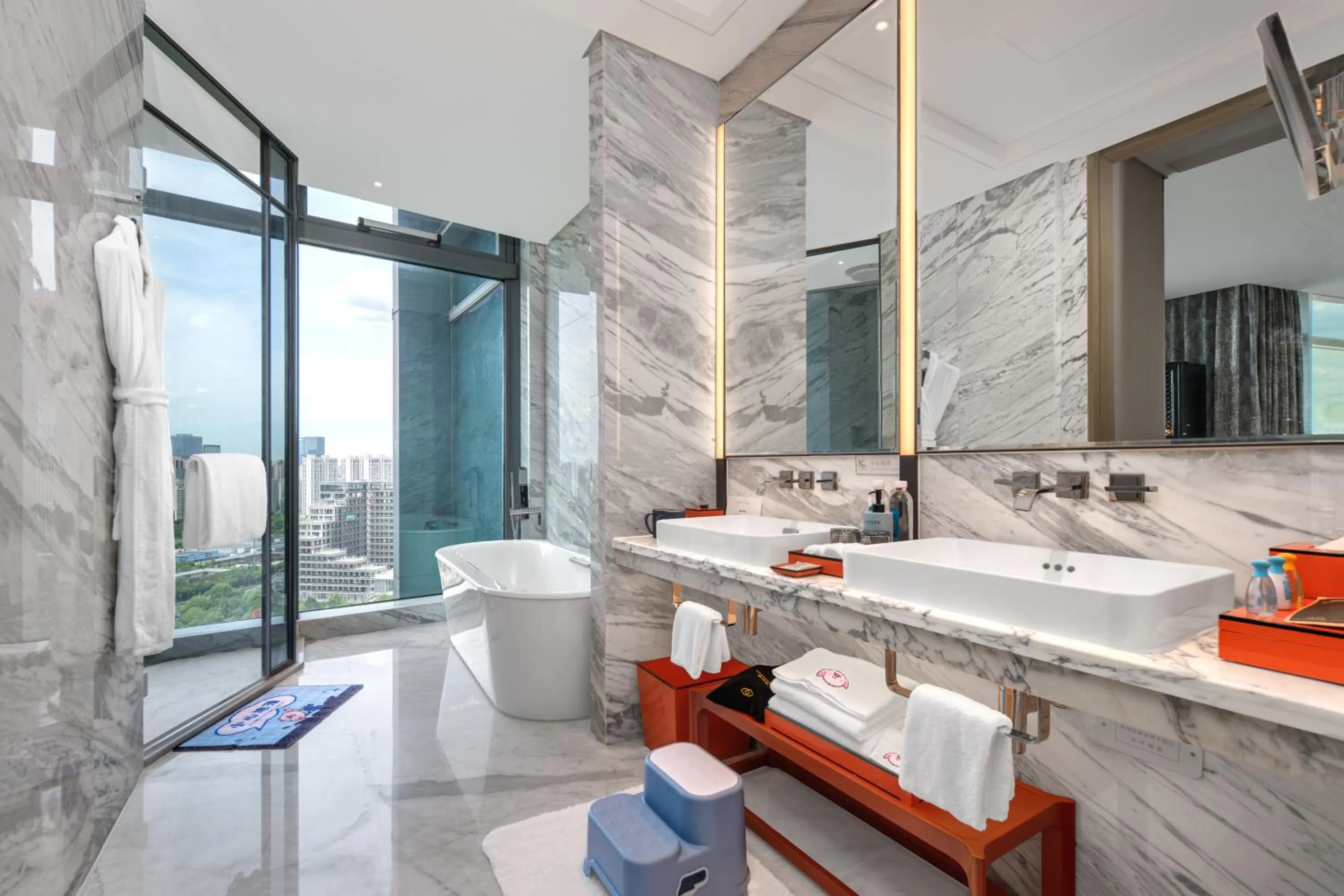 Toilet in Sofitel Hangzhou Yingguan-Olympic Center Hotel