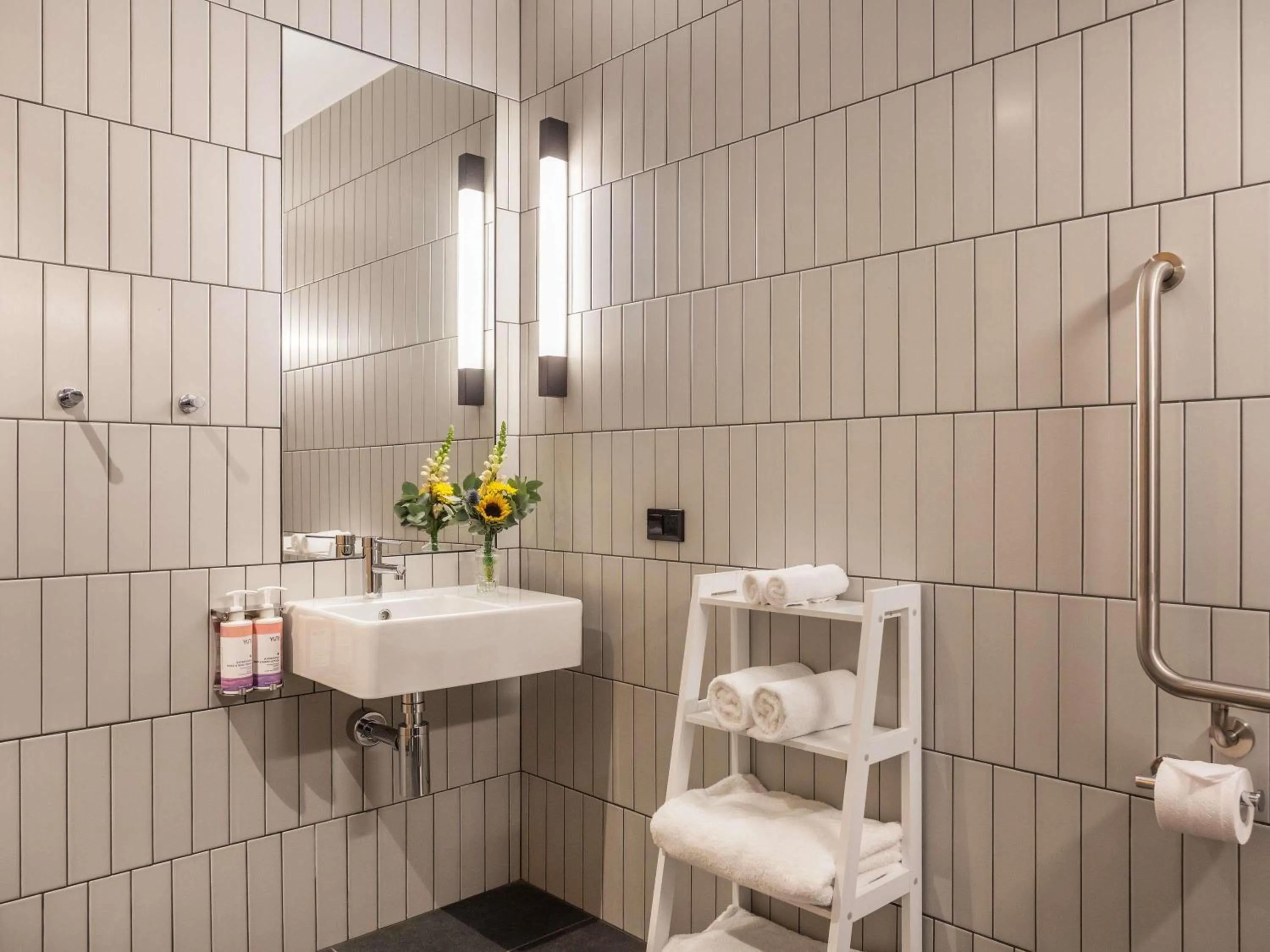 Bedroom in Mövenpick Hotel Hobart