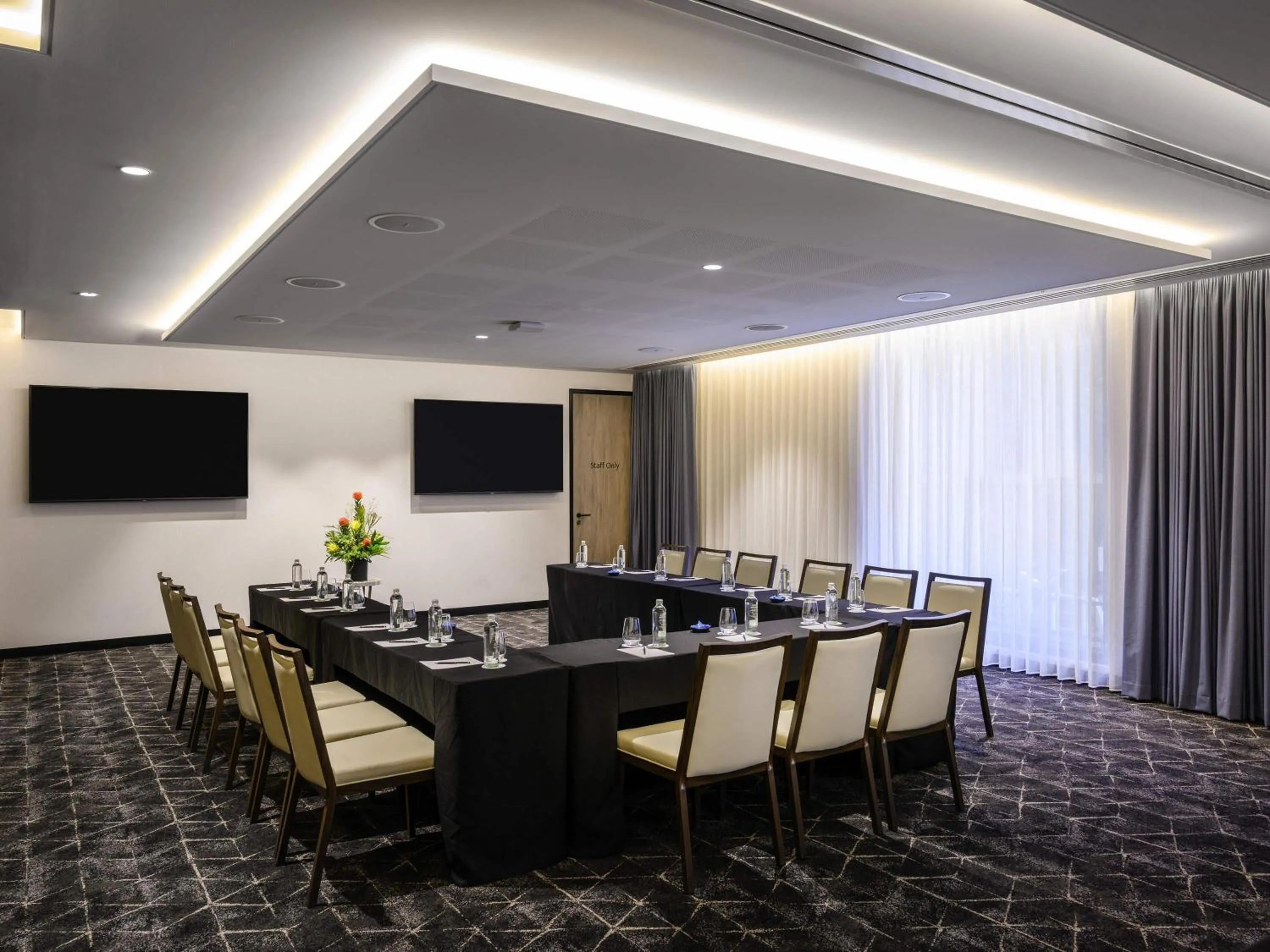 Meeting/conference room in Mövenpick Hotel Hobart