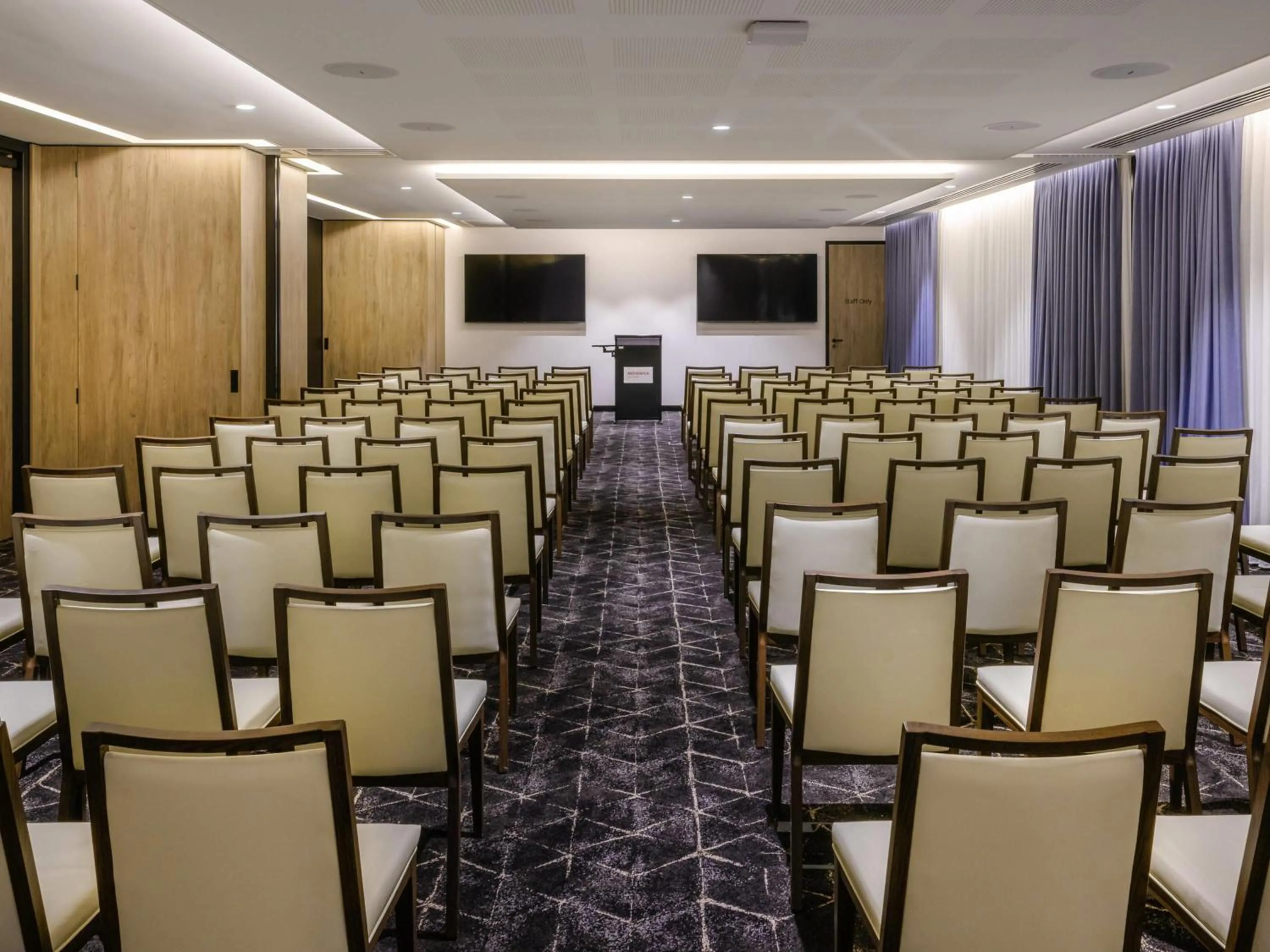 Meeting/conference room in Mövenpick Hotel Hobart
