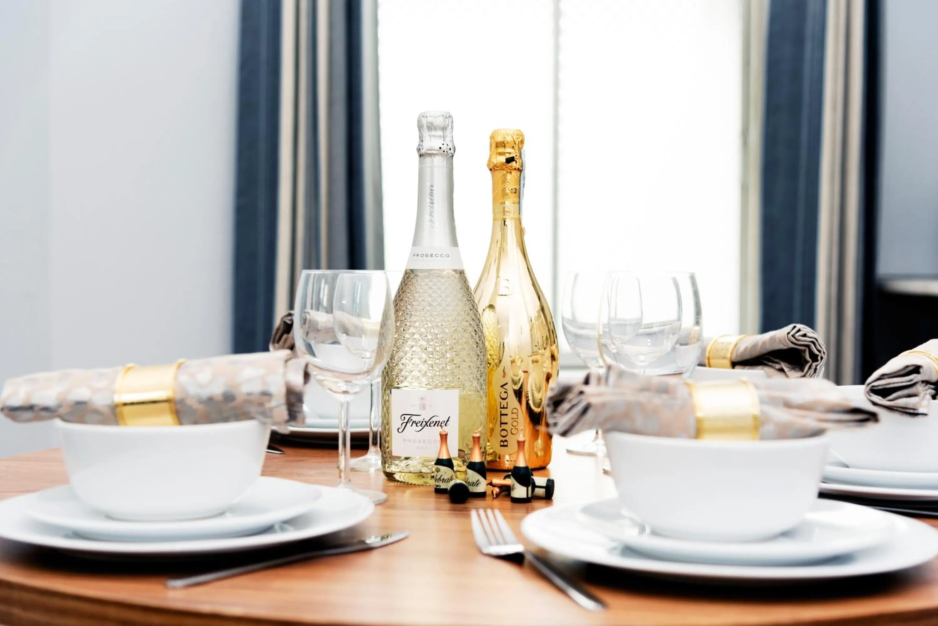 Dining area in Wrexham Central Stay Apartment Seven