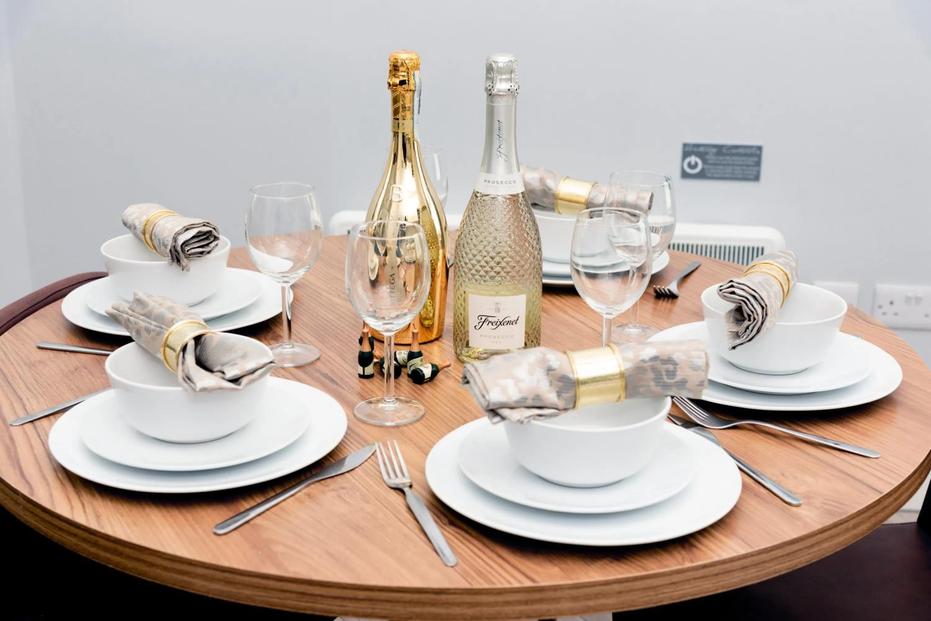 Dining area in Wrexham Central Stay Apartment Seven