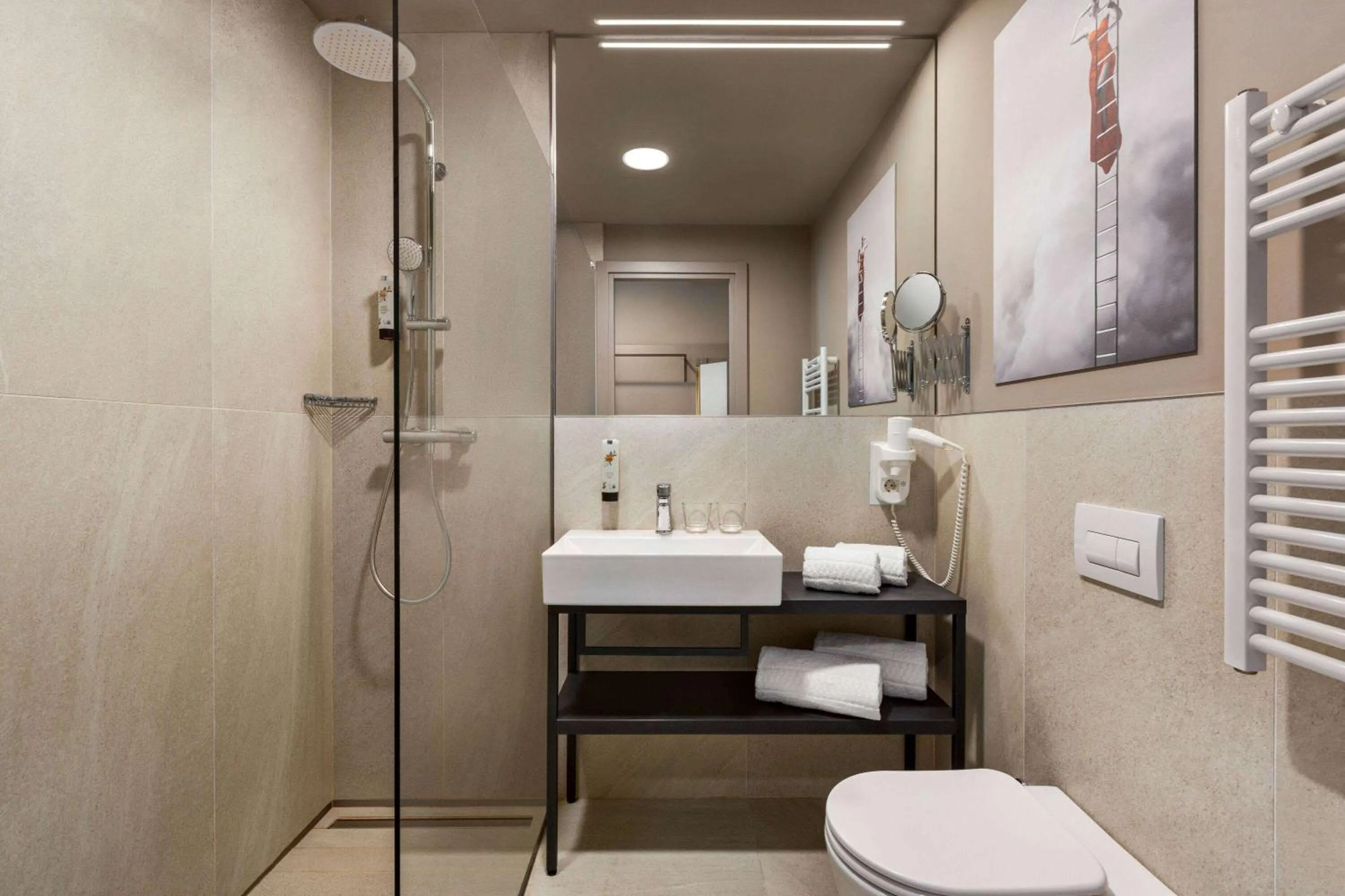 TV and multimedia in Amedia Hotel Milan, Trademark Collection by Wyndham