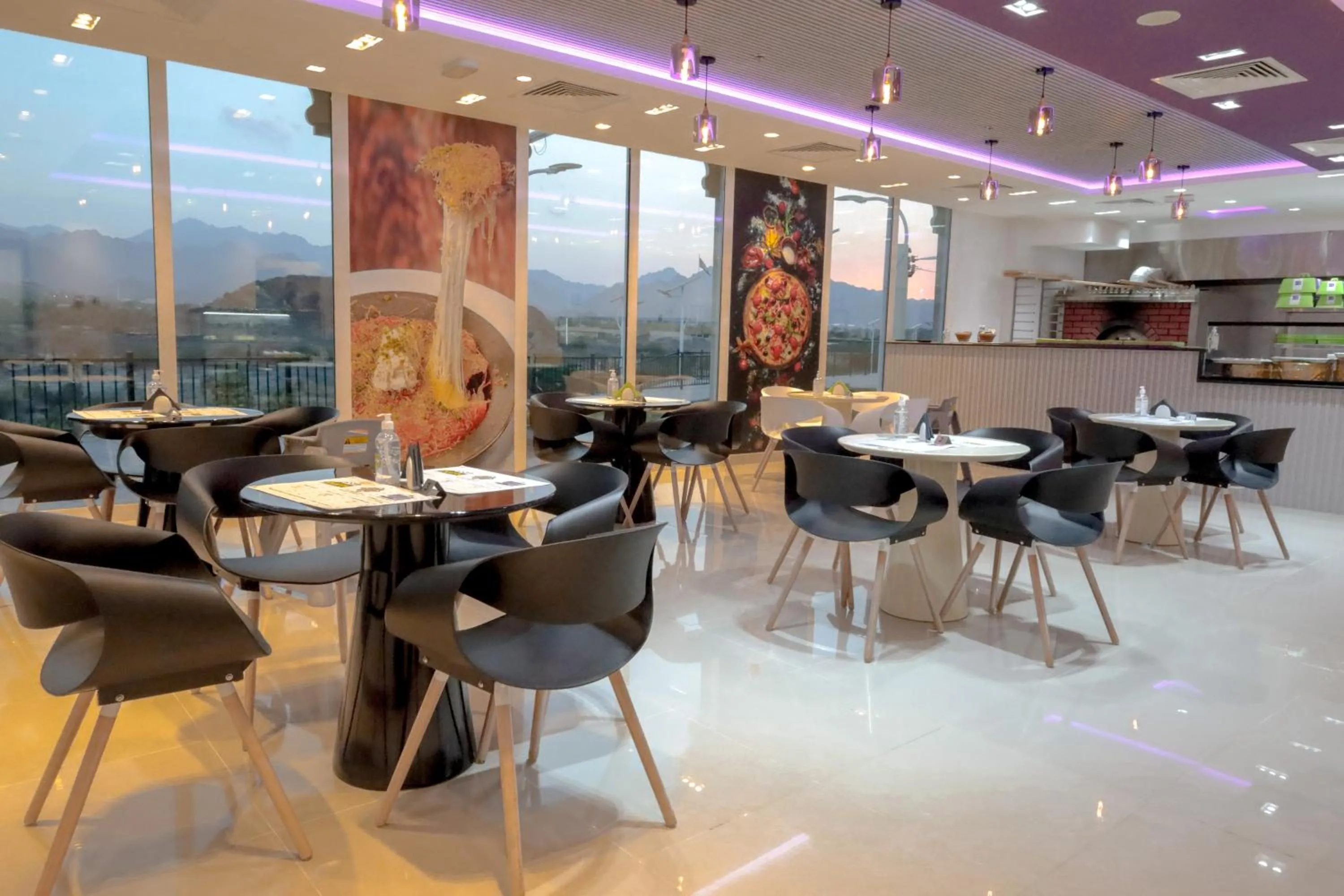 Restaurant/places to eat in Hatta Guest House