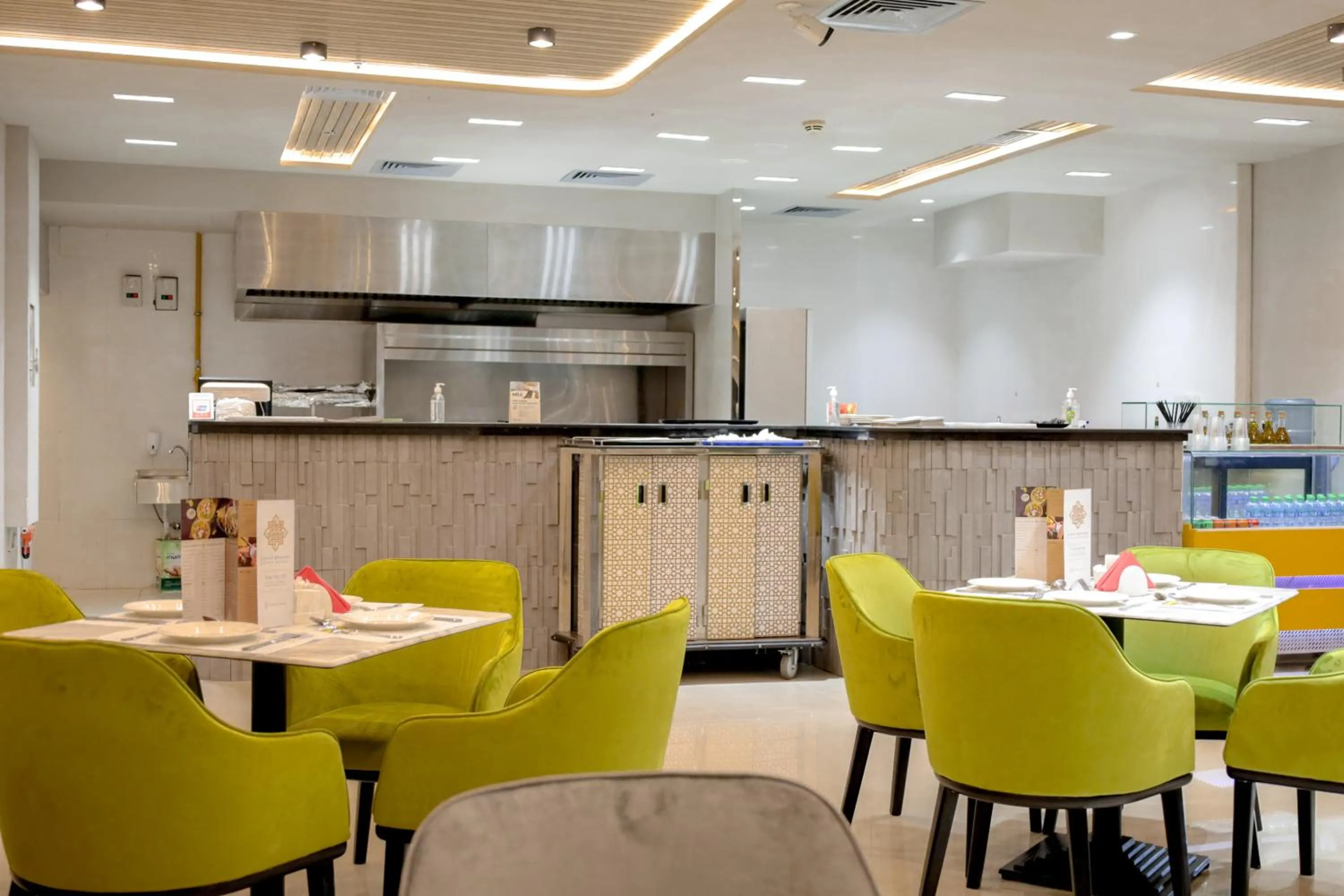 Restaurant/places to eat in Hatta Guest House