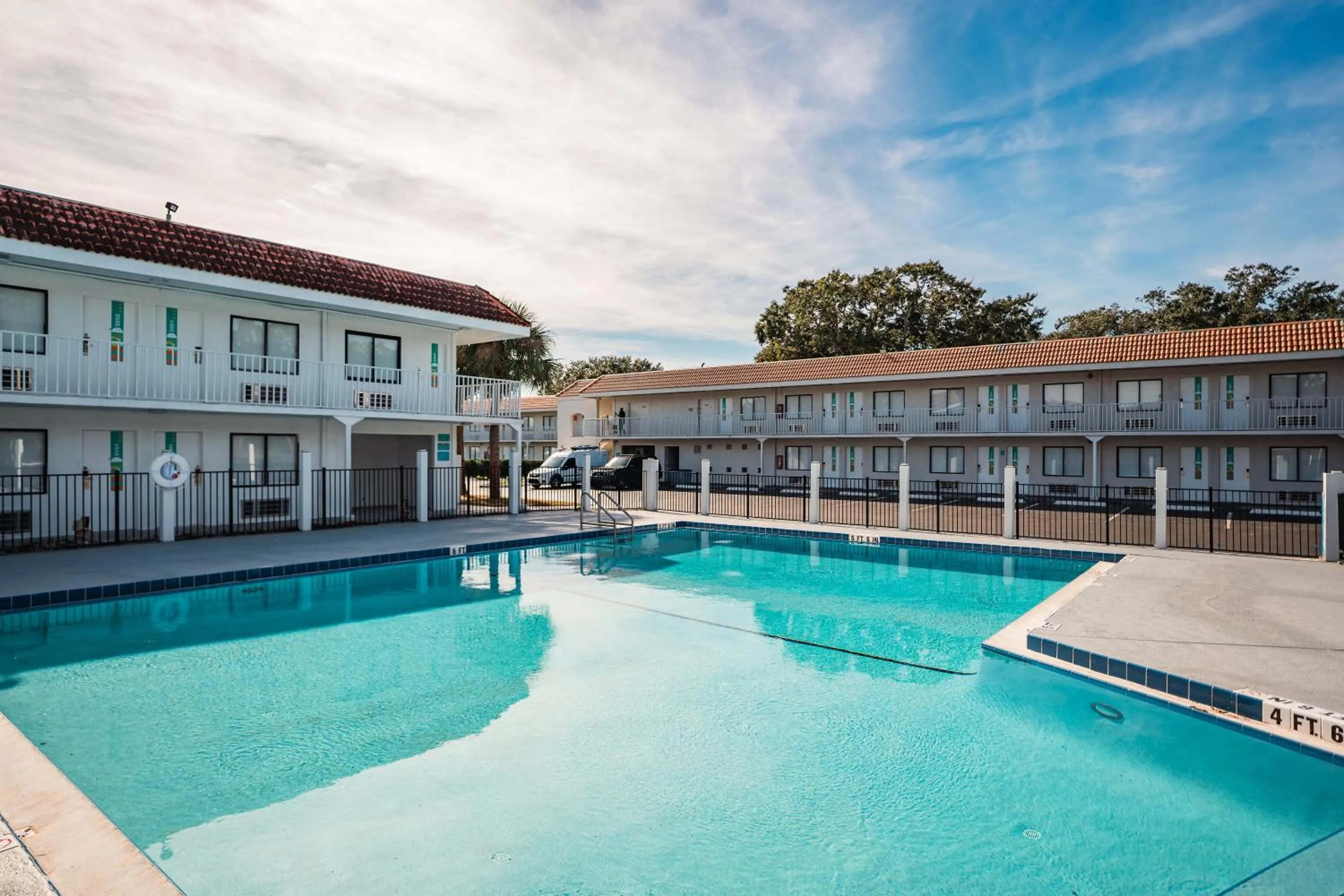 Swimming pool in Travelodge by Wyndham Orlando Lake Buena Vista South