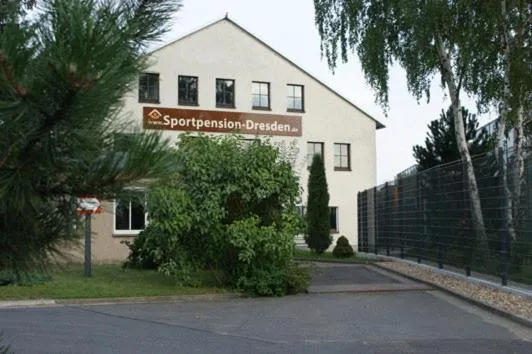Facade/entrance in Sportpension Dresden