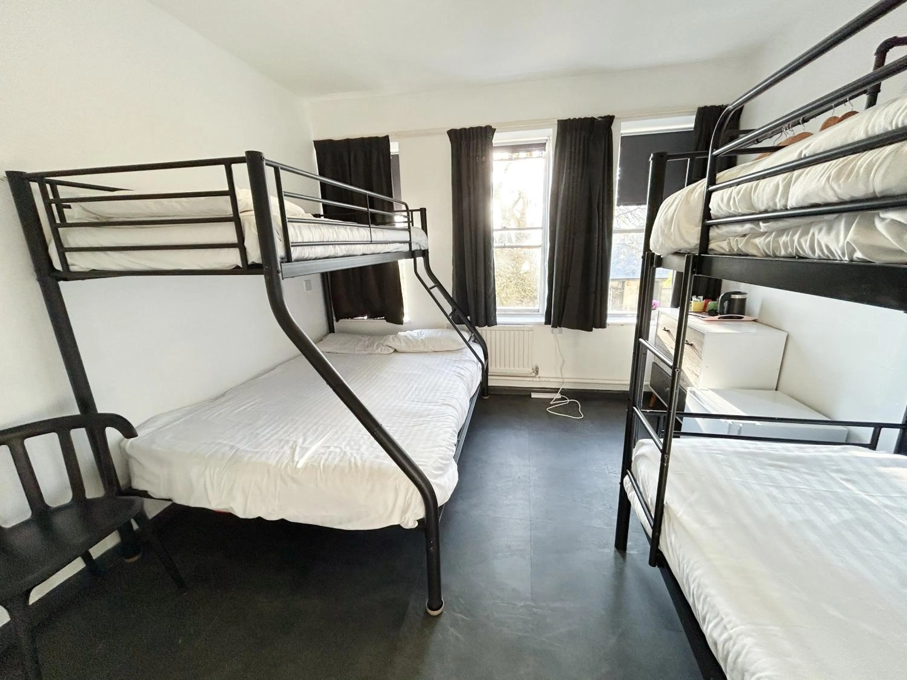 Photo of the whole room, Bed in Bath YMCA Hostel