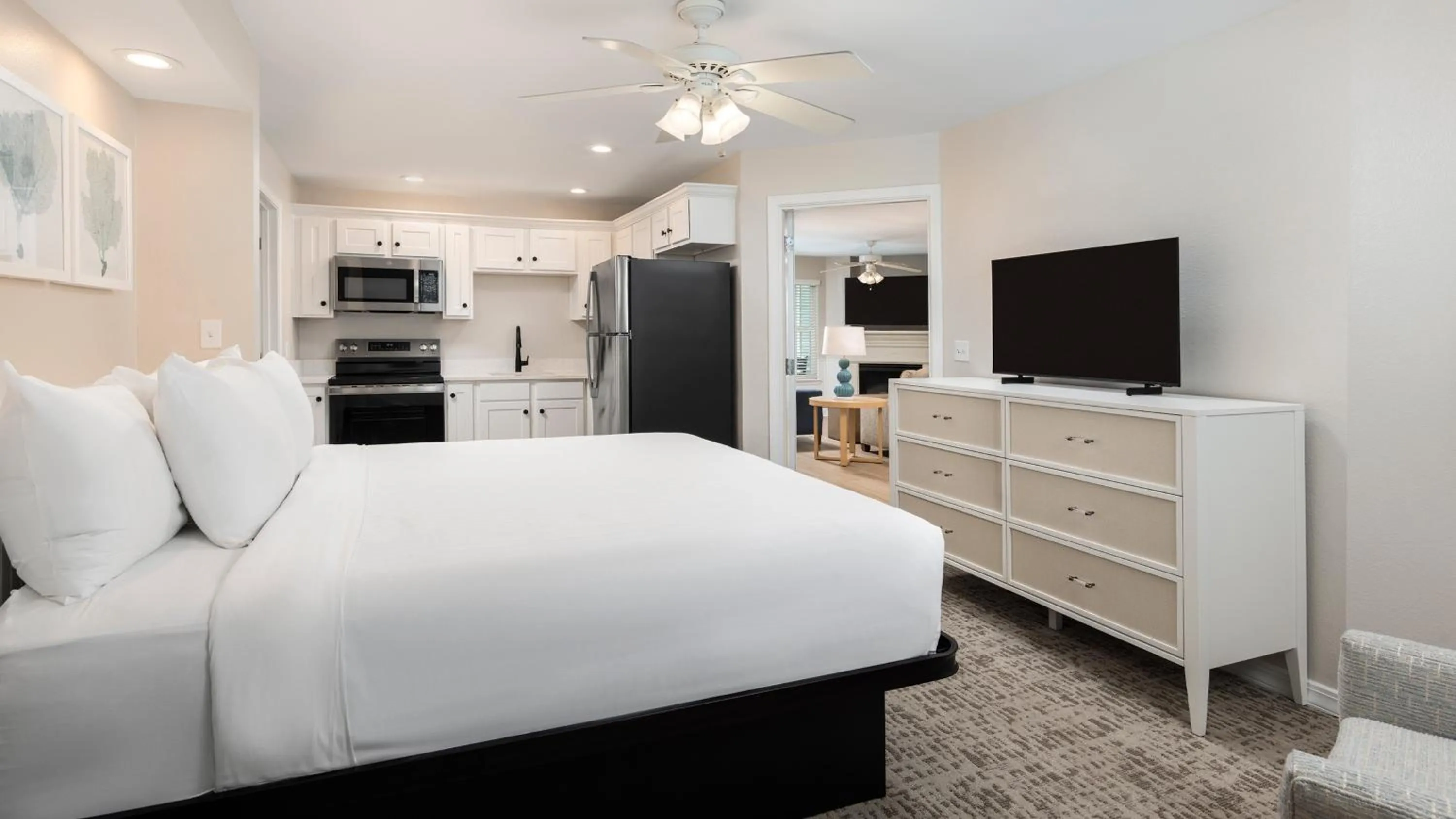 Photo of the whole room, Bed in Holiday Inn Club Vacations Galveston Seaside Resort