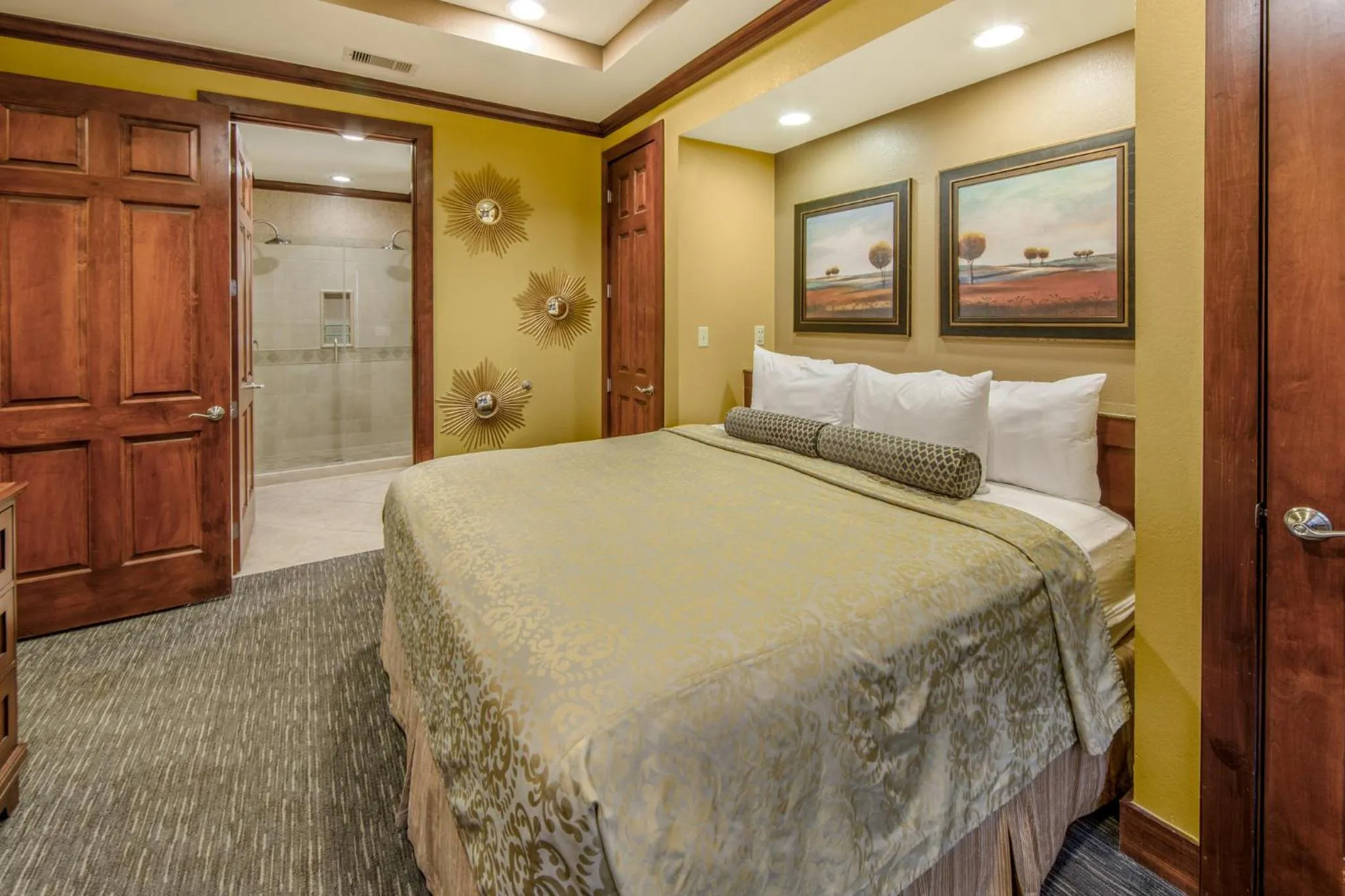 Photo of the whole room, Bed in Holiday Inn Club Vacations Galveston Seaside Resort