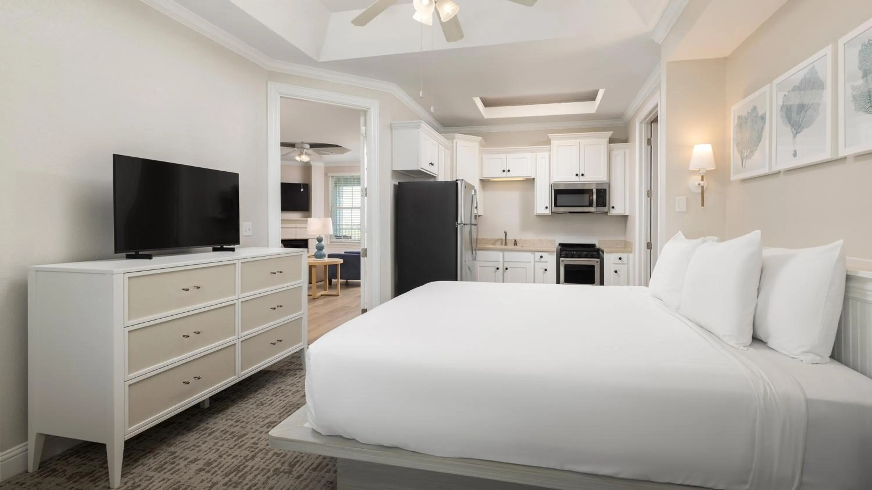 Photo of the whole room, Bed in Holiday Inn Club Vacations Galveston Seaside Resort