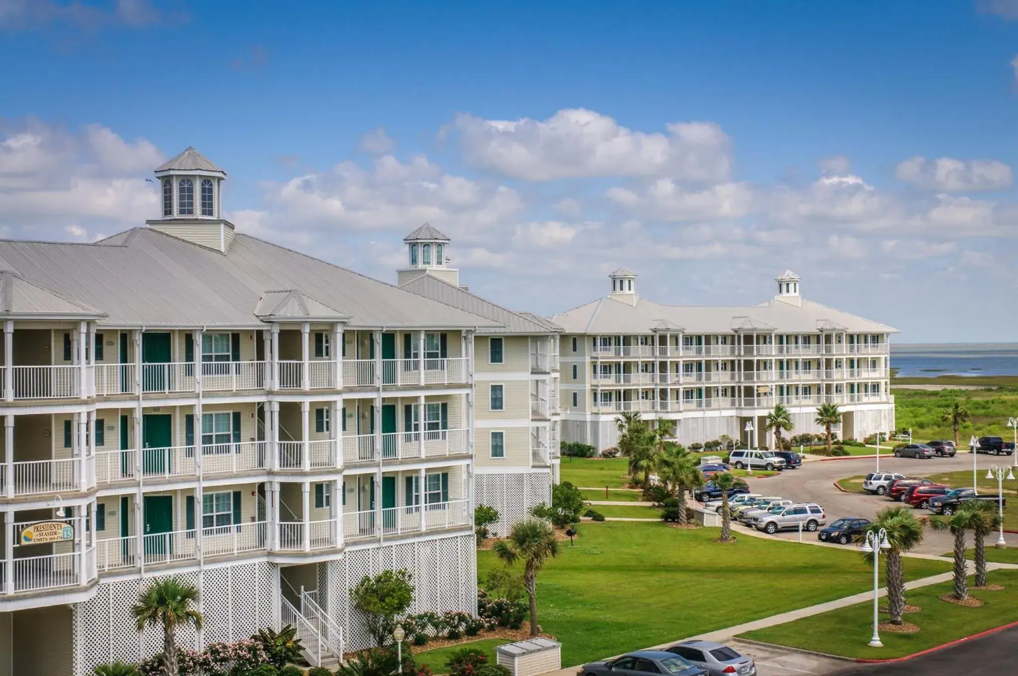 Property building in Holiday Inn Club Vacations Galveston Seaside Resort Property building in Holiday Inn Club Vacations Galveston Seaside Resort